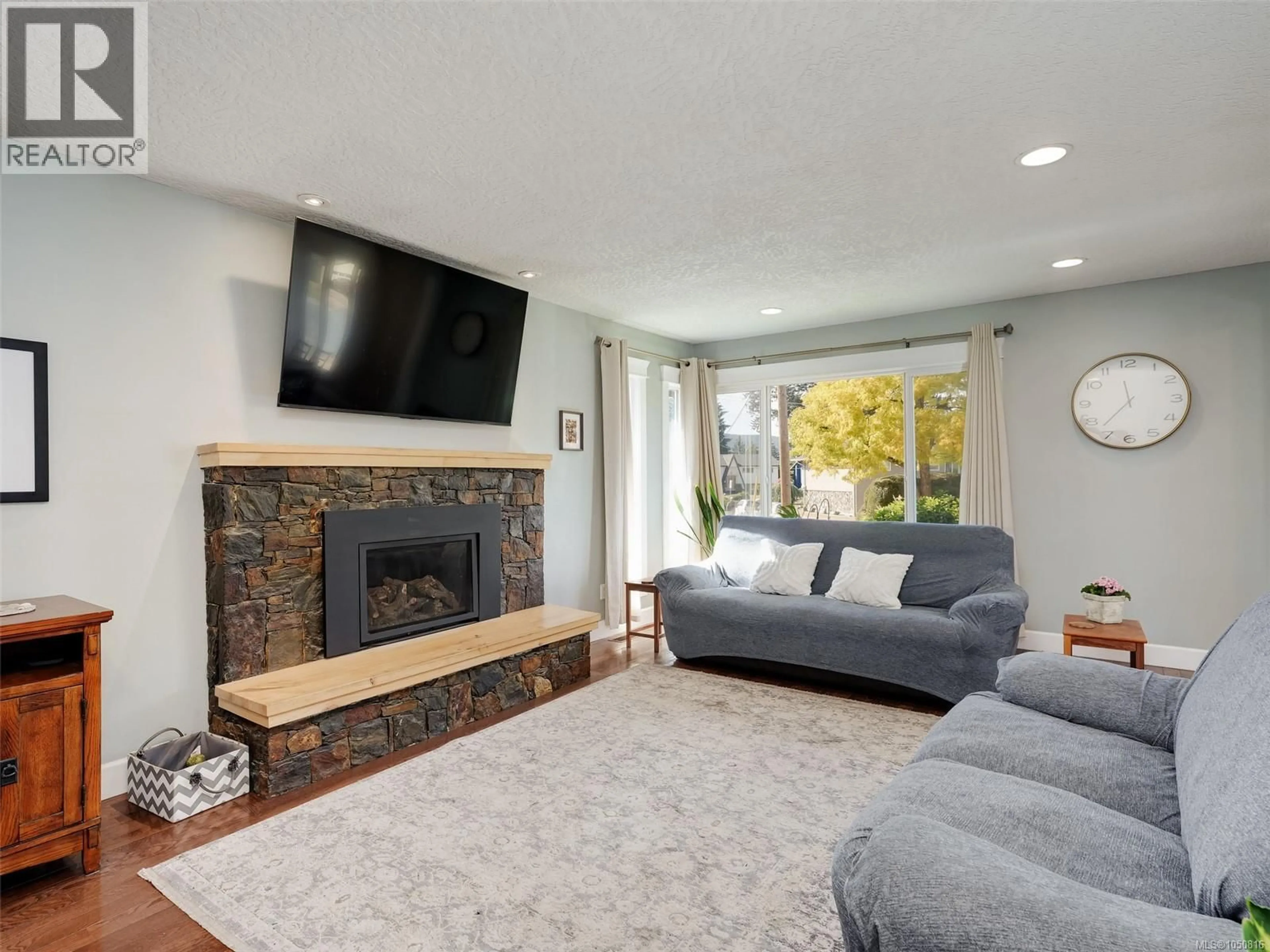 Living room with furniture, unknown for 2271 ALICIA PLACE, Colwood British Columbia V9B4S6
