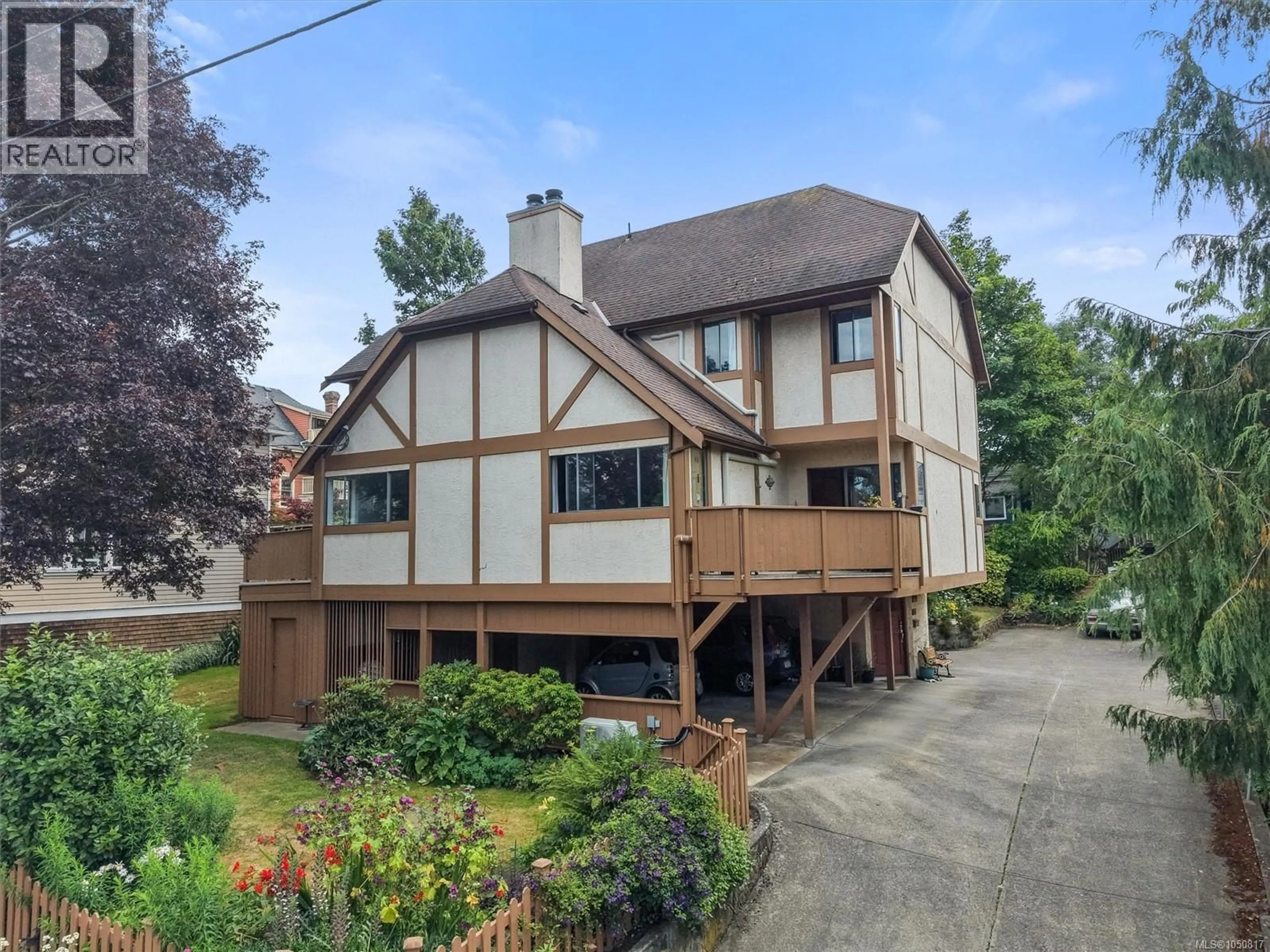 A pic from outside/outdoor area/front of a property/back of a property/a pic from drone, street for 1335 RUDLIN STREET, Victoria British Columbia V8V3R9
