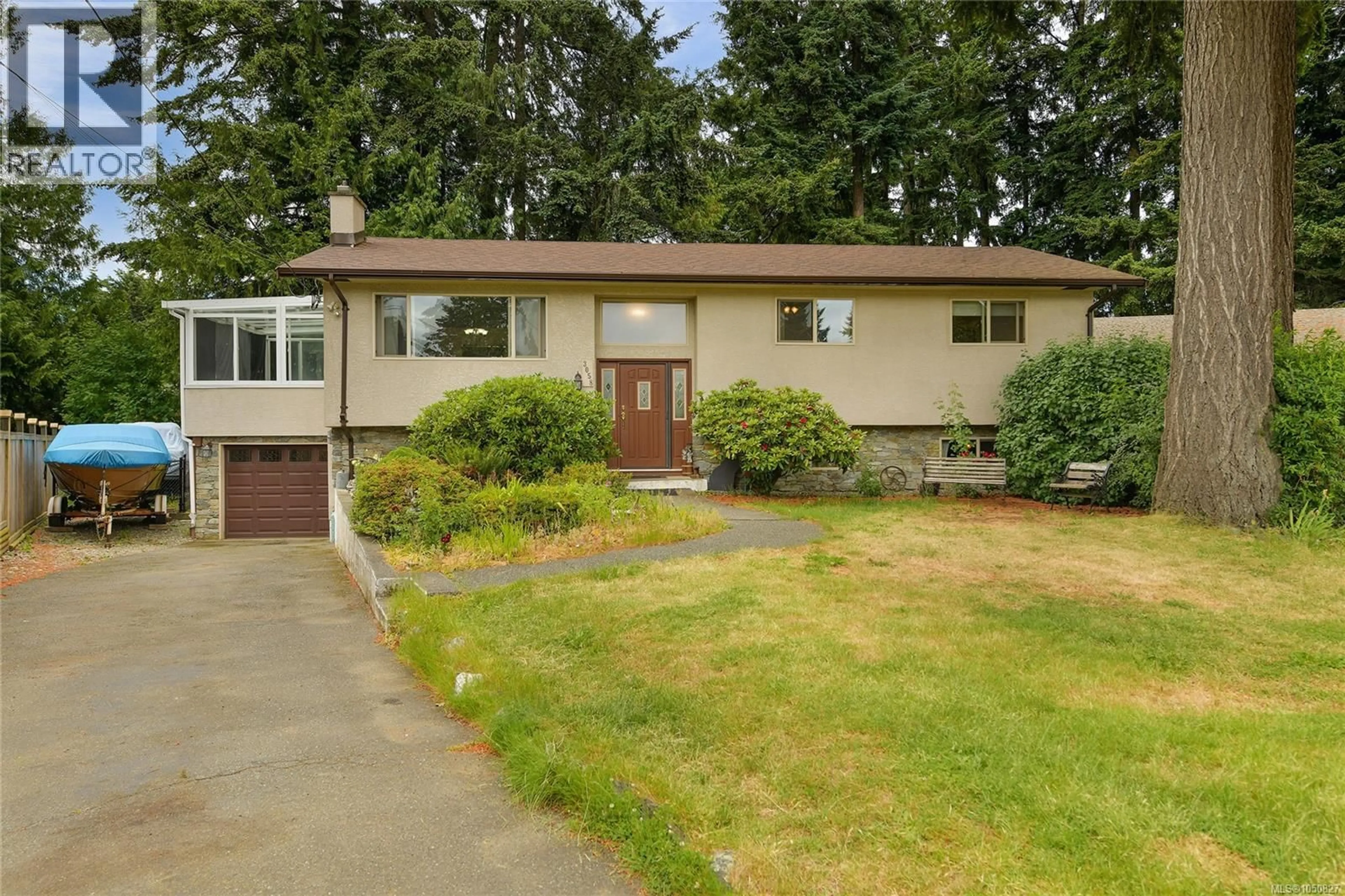 Home with vinyl exterior material, street for 3058 CAROLA PLACE, Colwood British Columbia V9C1N1