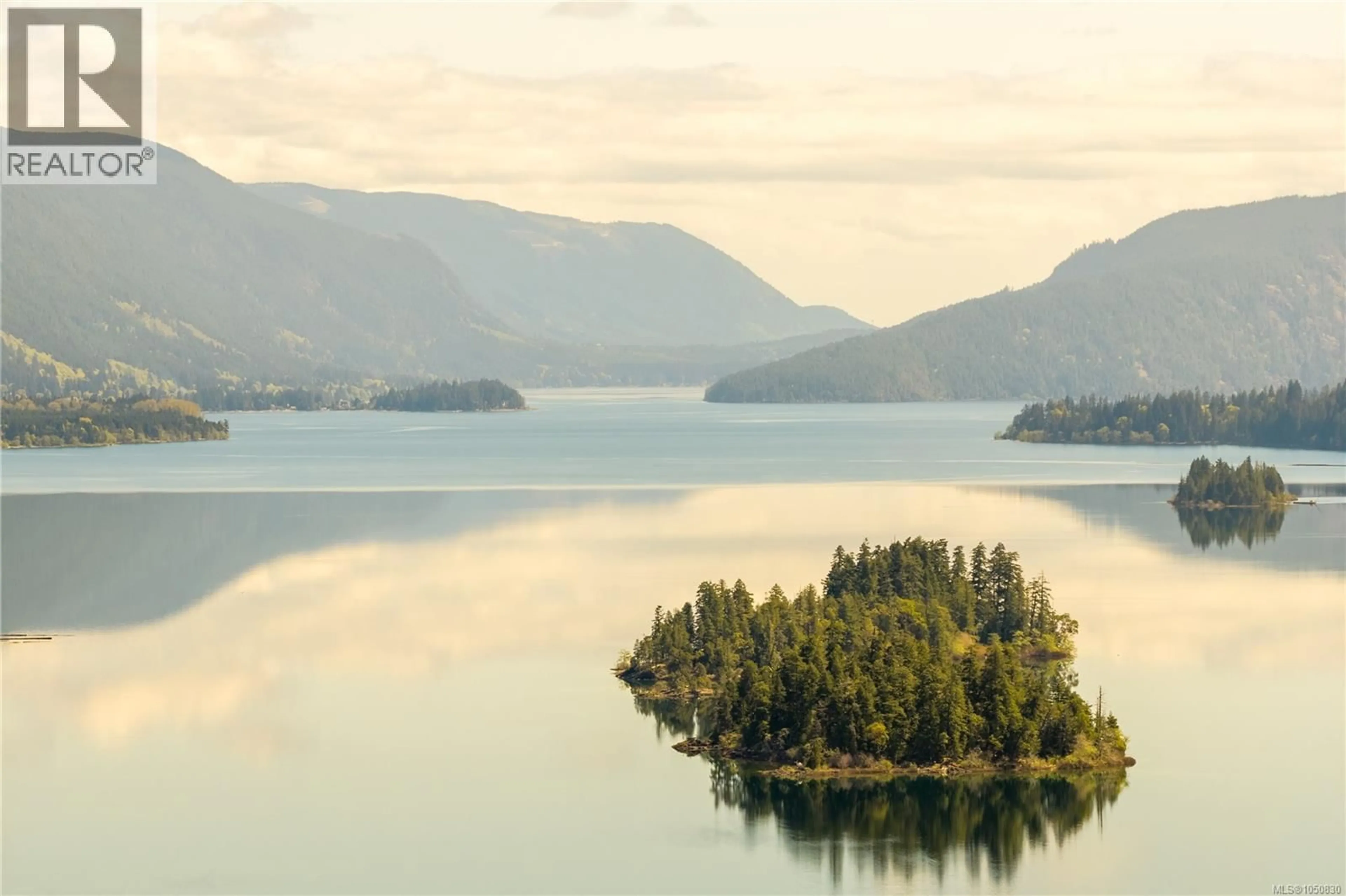 Blurry image for 9025 GILGAN STREET, Honeymoon Bay British Columbia V0R3E1