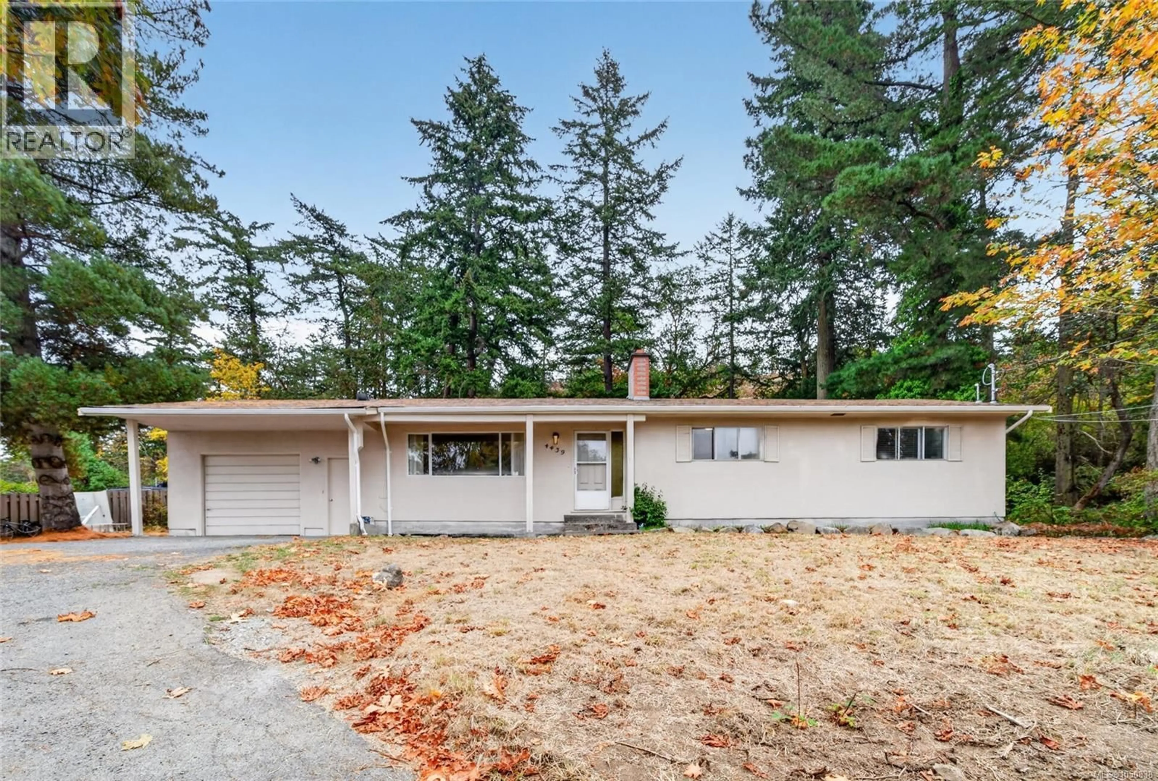 Home with vinyl exterior material, street for 4439 BLENKINSOP ROAD, Saanich British Columbia V8X2C3