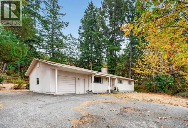 4439 BLENKINSOP ROAD, Saanich 5