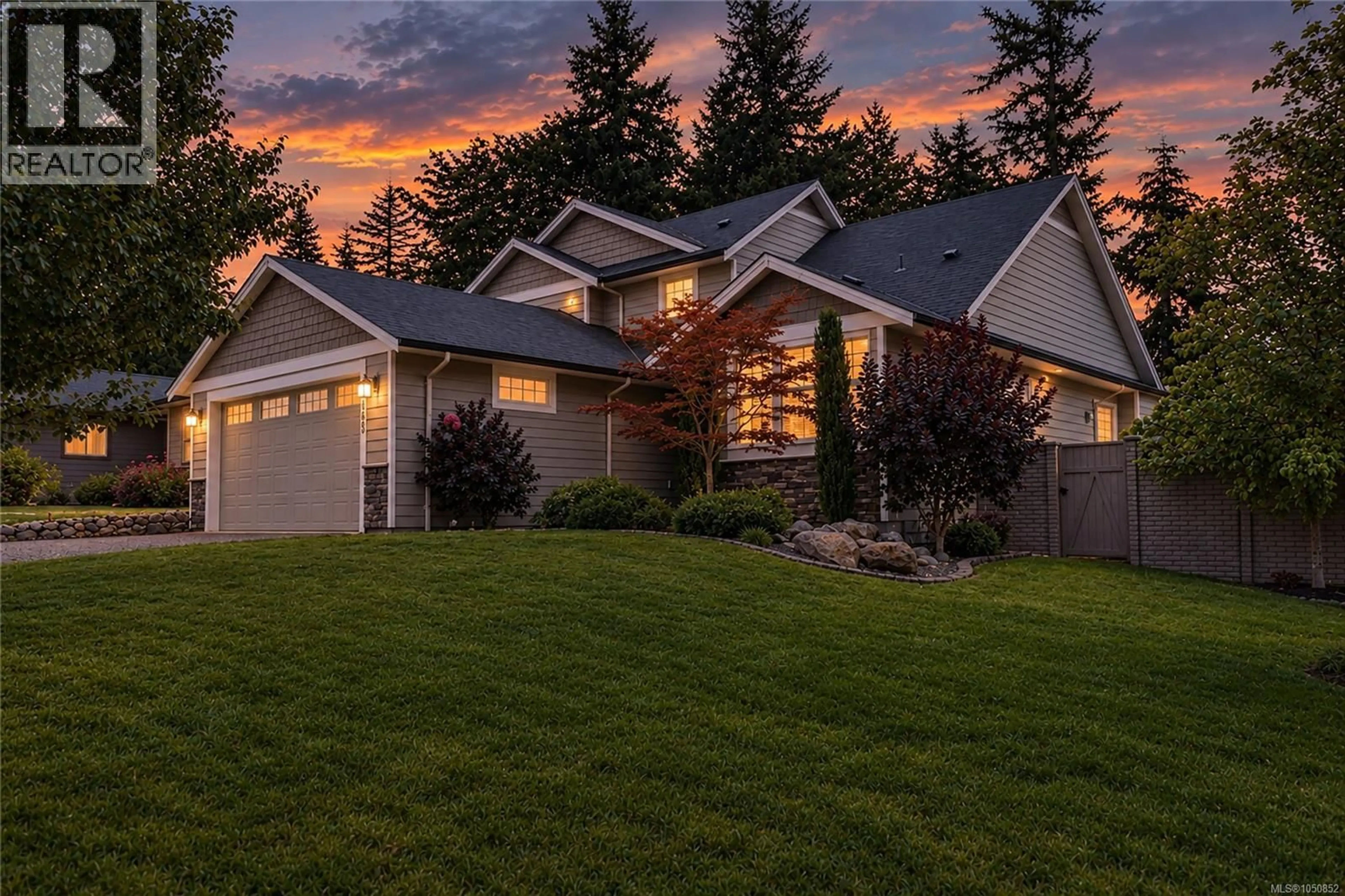 Home with vinyl exterior material, mountain view for 2763 FIFE PLACE, Courtenay British Columbia V9N4A6