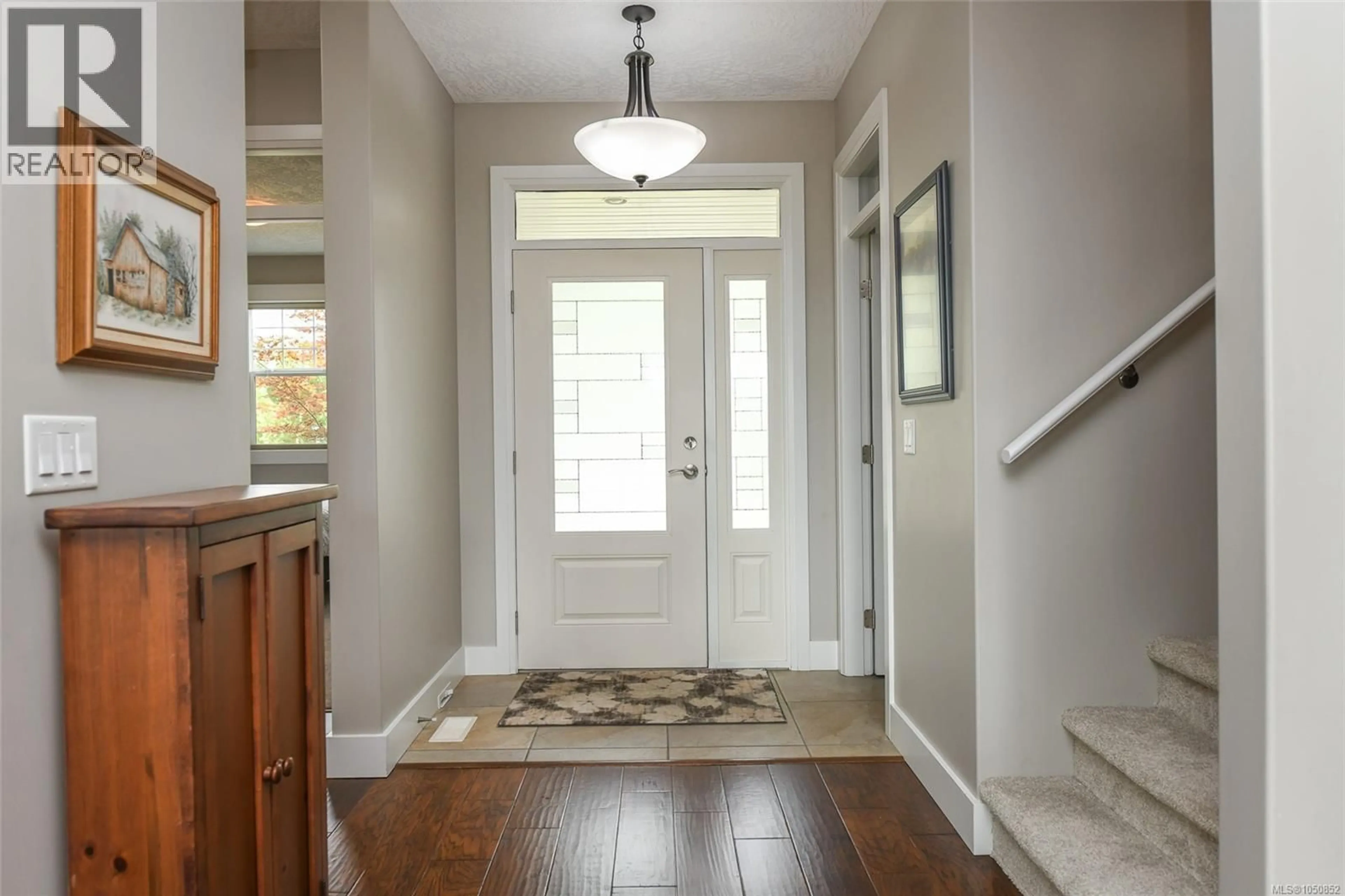 Indoor entryway for 2763 FIFE PLACE, Courtenay British Columbia V9N4A6