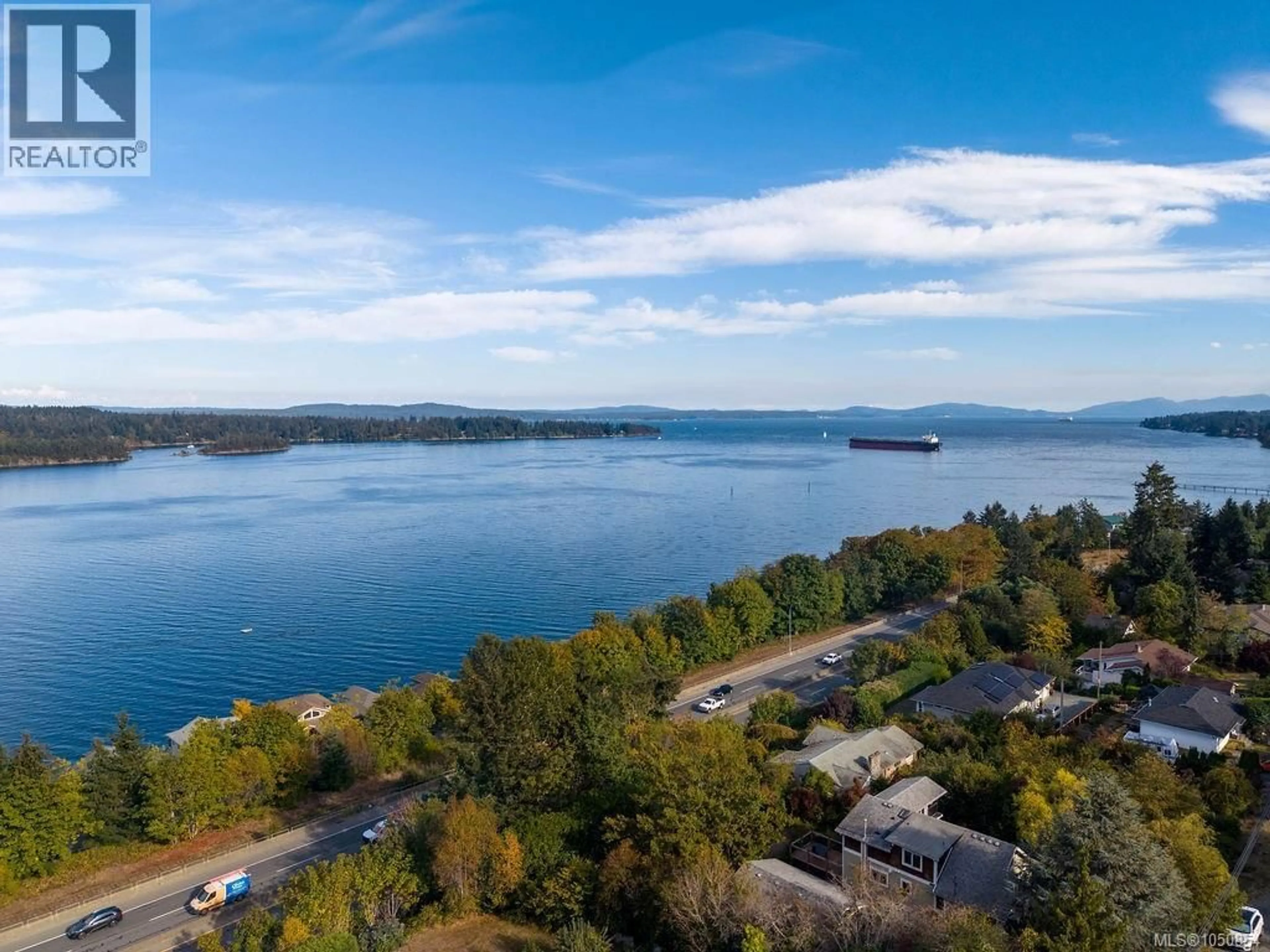 A pic from outside/outdoor area/front of a property/back of a property/a pic from drone, water/lake/river/ocean view for 275 BAYVIEW AVENUE, Ladysmith British Columbia V9G1B8