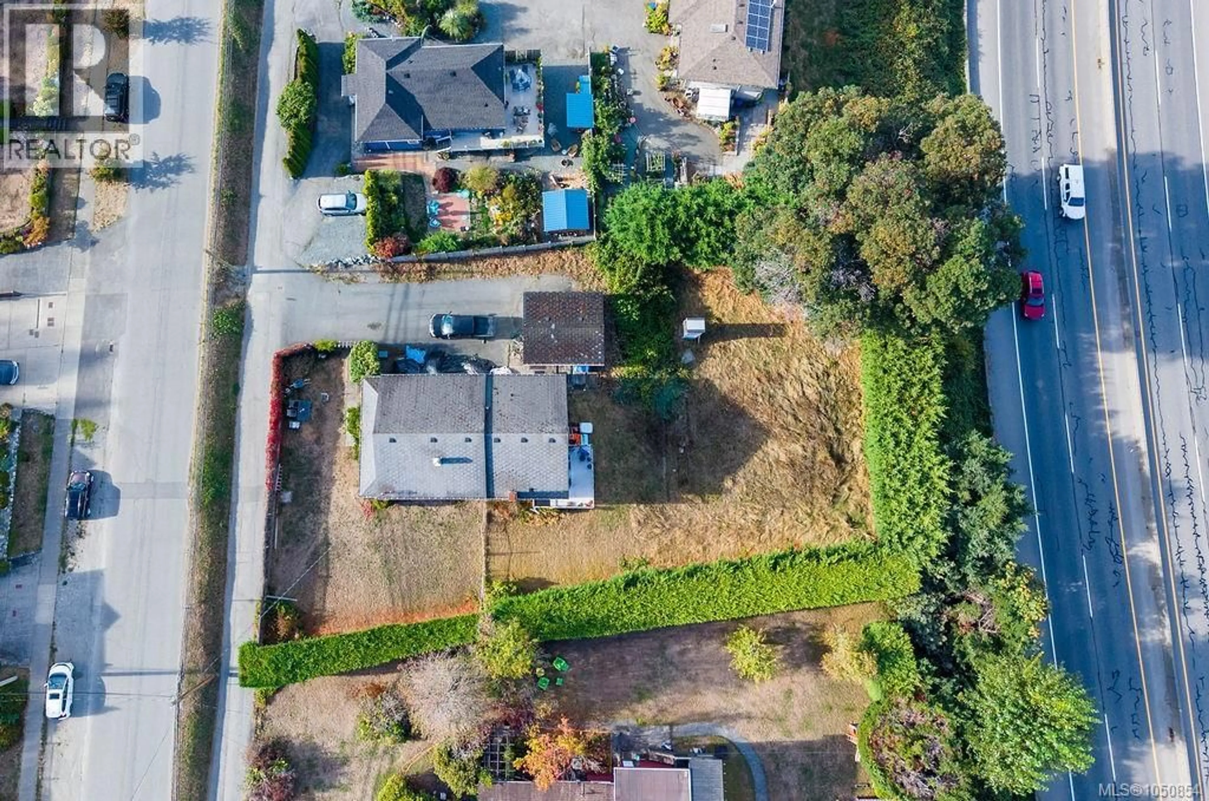 A pic from outside/outdoor area/front of a property/back of a property/a pic from drone, street for 275 BAYVIEW AVENUE, Ladysmith British Columbia V9G1B8