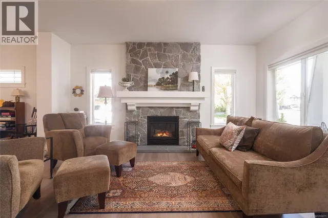3504 SPARROWHAWK AVENUE, Colwood 5