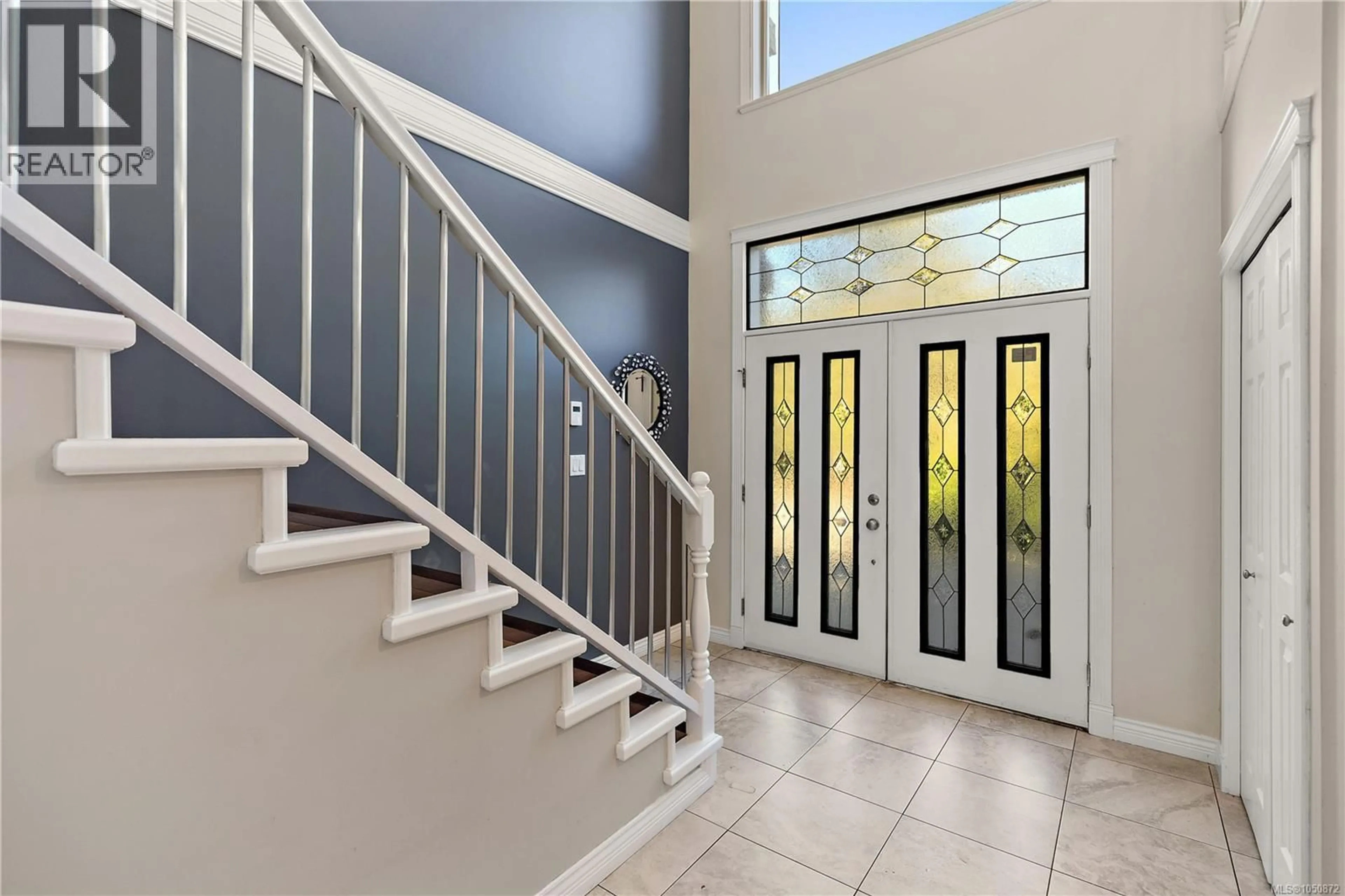 Indoor entryway for 3908A ASCOT DRIVE, Saanich British Columbia V8P3S1