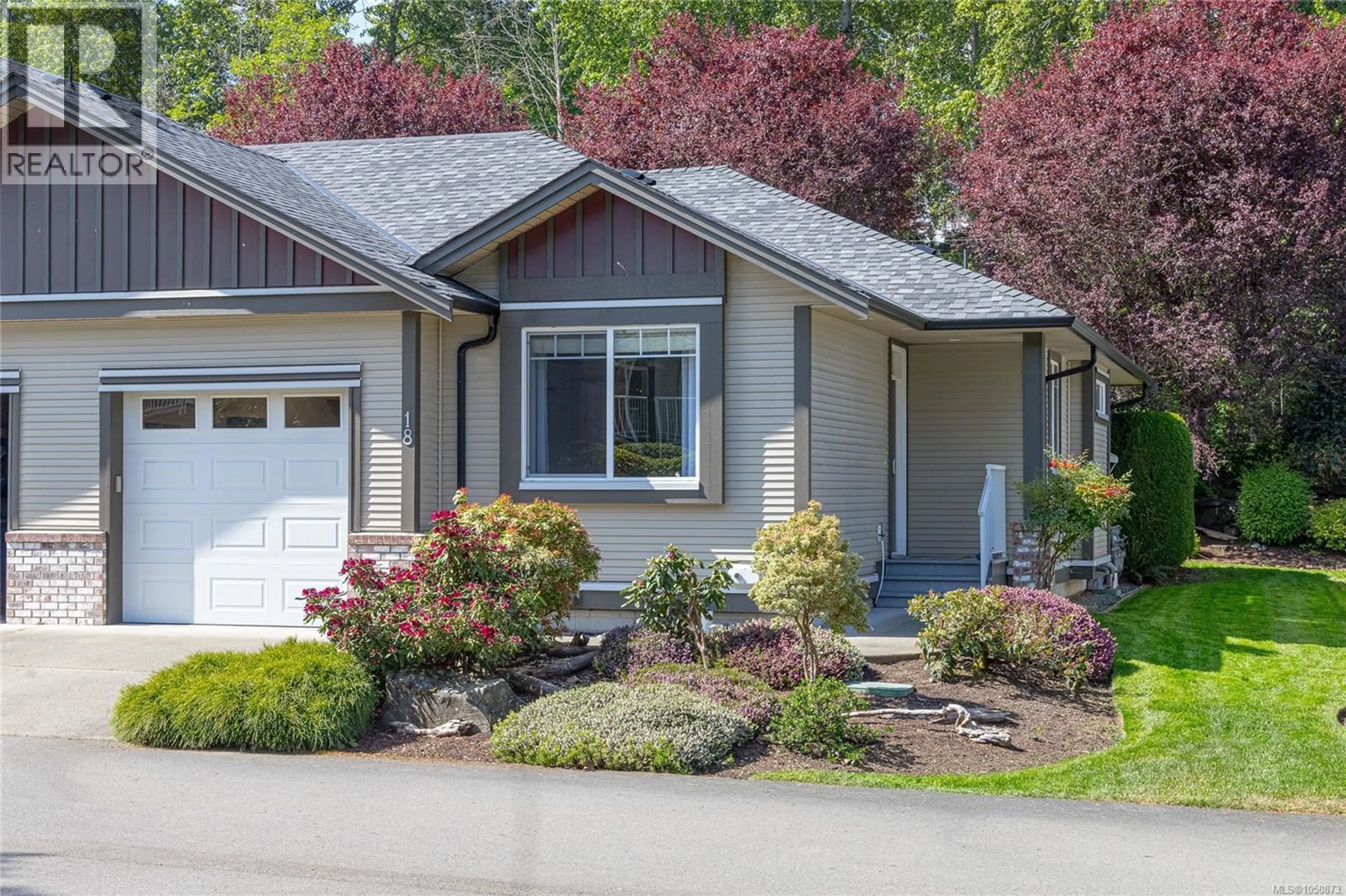 Home with vinyl exterior material, street for 18 - 3110 COOK STREET, Chemainus British Columbia V0R1K2