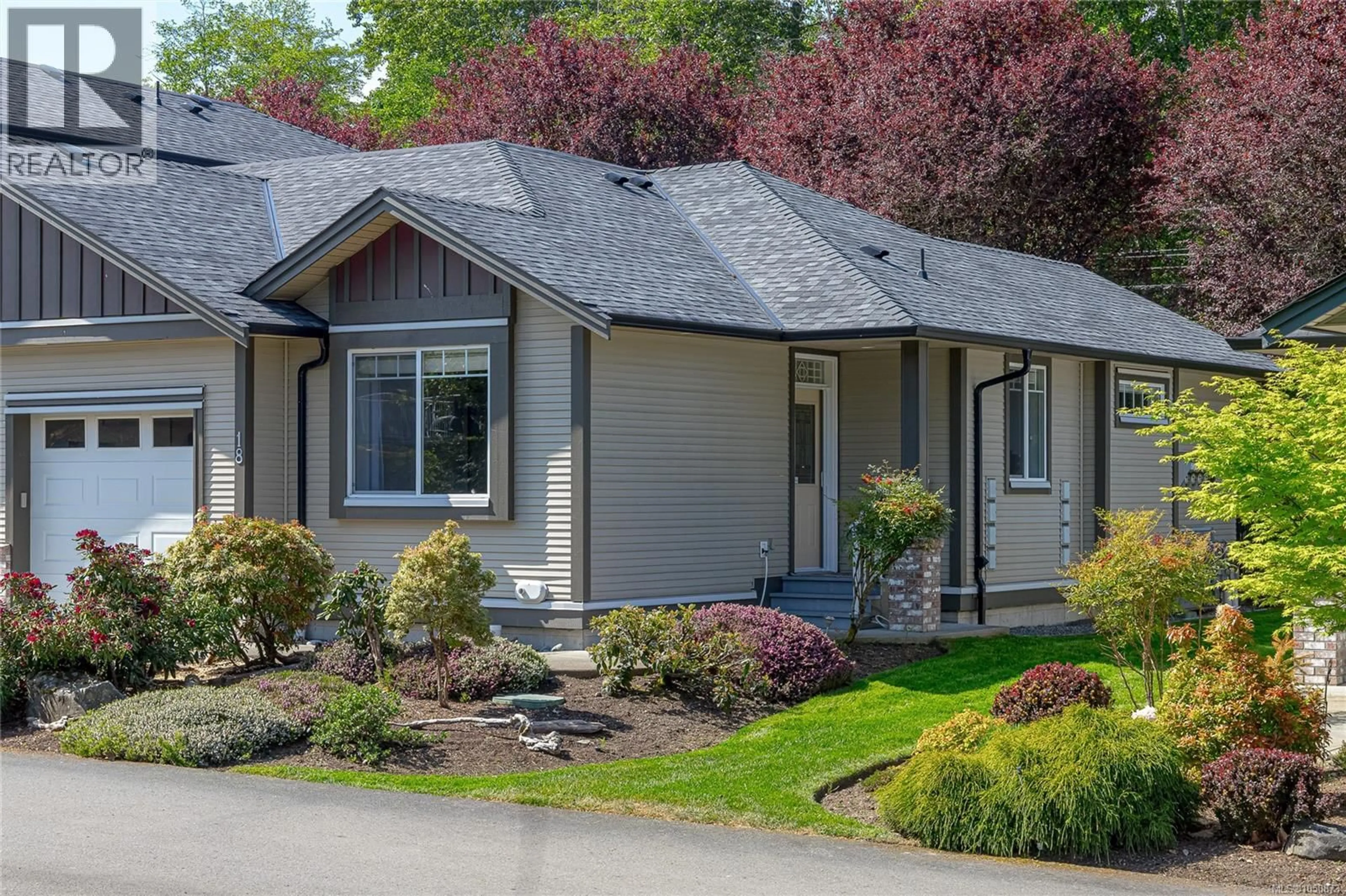 Home with vinyl exterior material, street for 18 - 3110 COOK STREET, Chemainus British Columbia V0R1K2