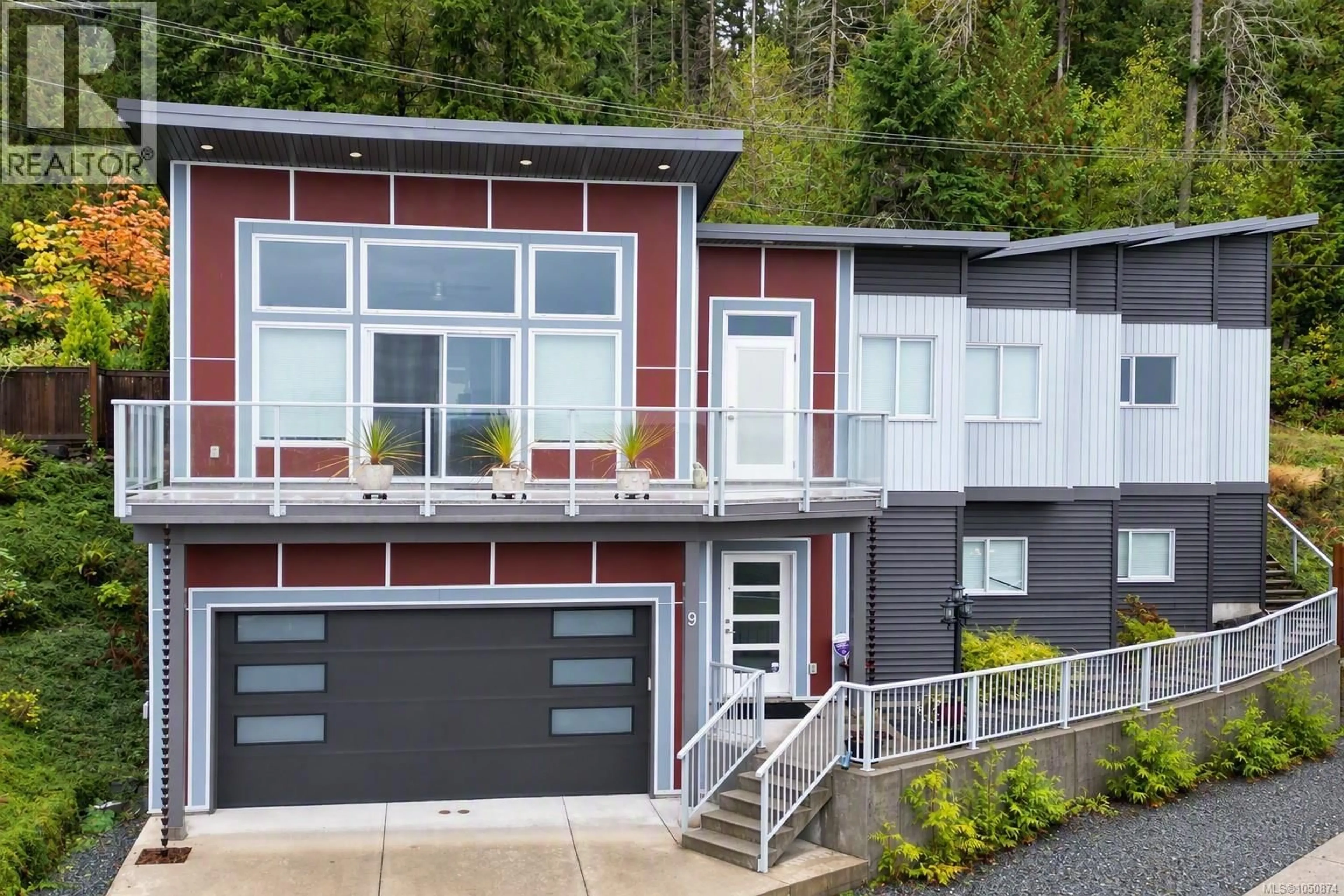 Home with vinyl exterior material, street for 9 - 1584 ADELAIDE STREET, Crofton British Columbia V0R1R0