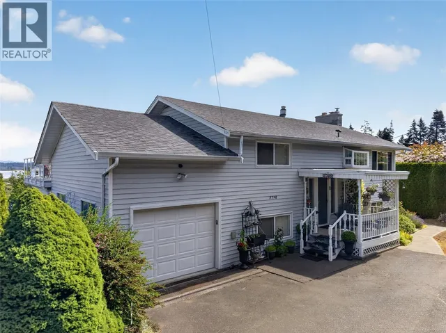 3798 LAUREL DRIVE, Royston 3