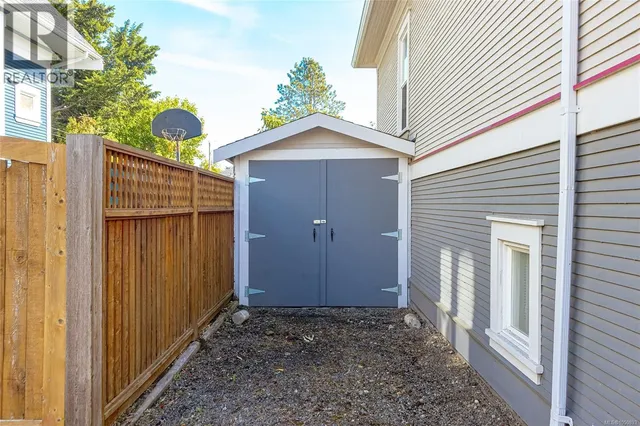 2531 FERNWOOD ROAD, Victoria 3