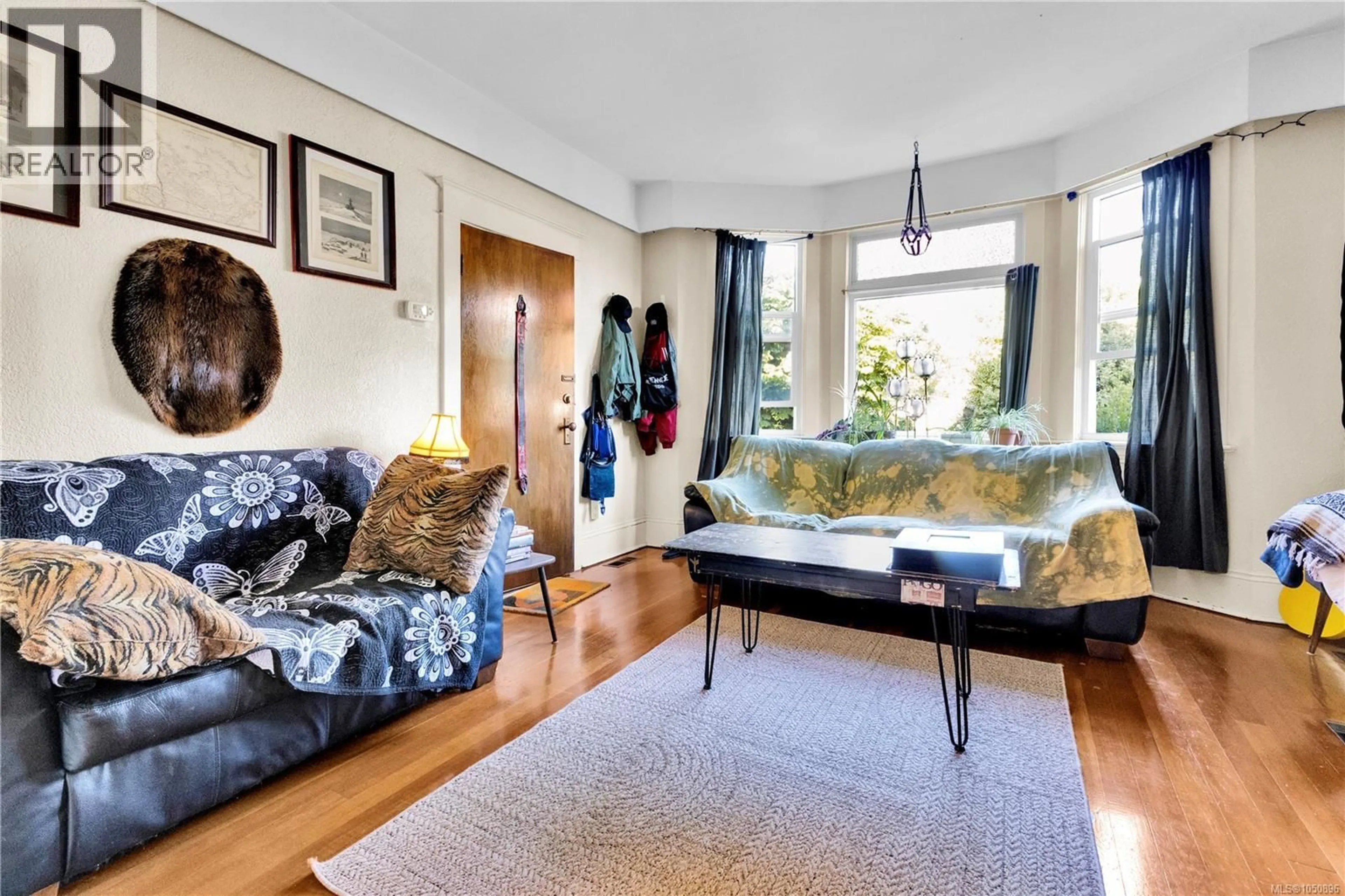 Living room with furniture, unknown for 2726 PRIOR STREET, Victoria British Columbia V8T3Y1