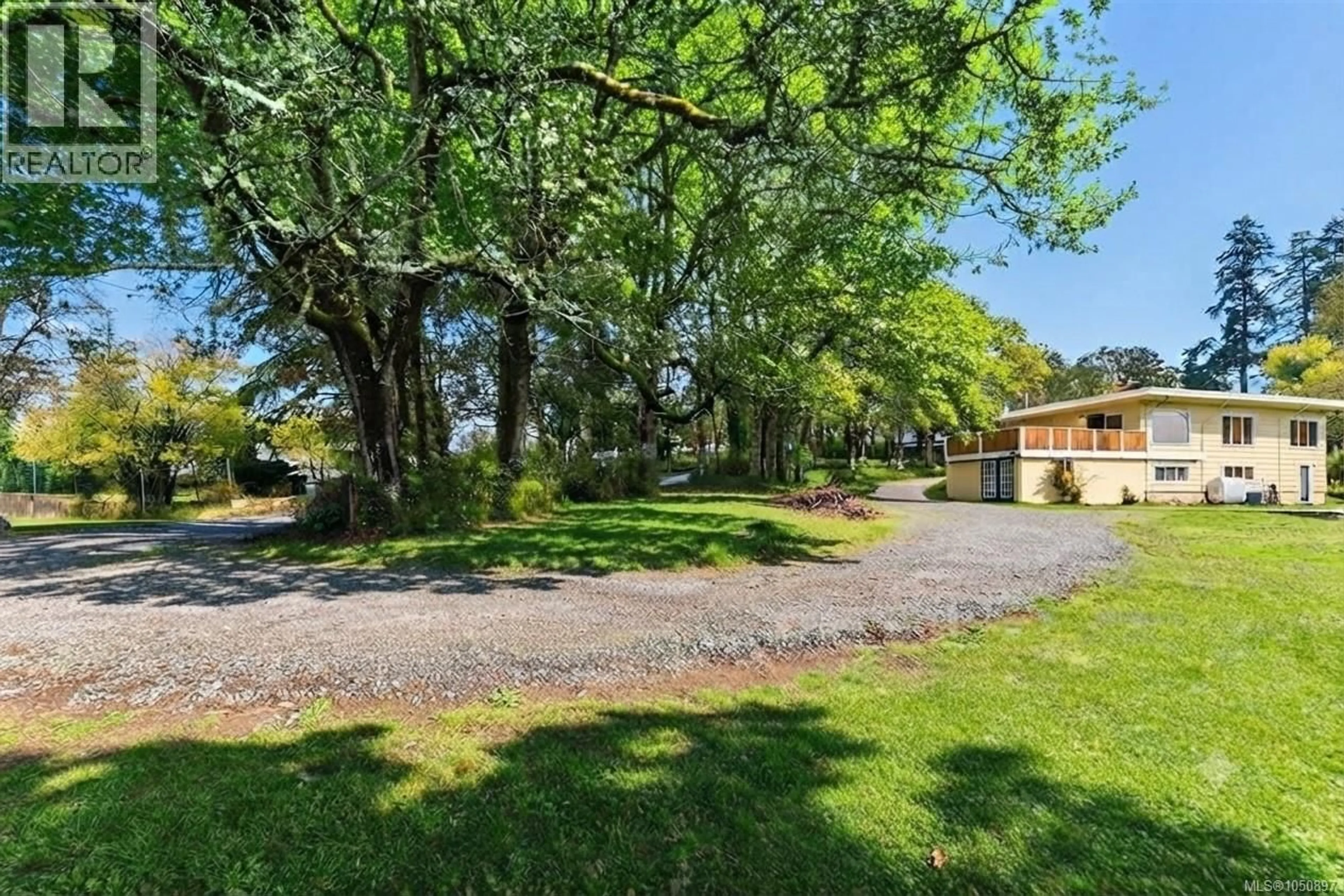 A pic from outside/outdoor area/front of a property/back of a property/a pic from drone, unknown for 4589 SCARBOROUGH ROAD, Saanich British Columbia V8Z5N6