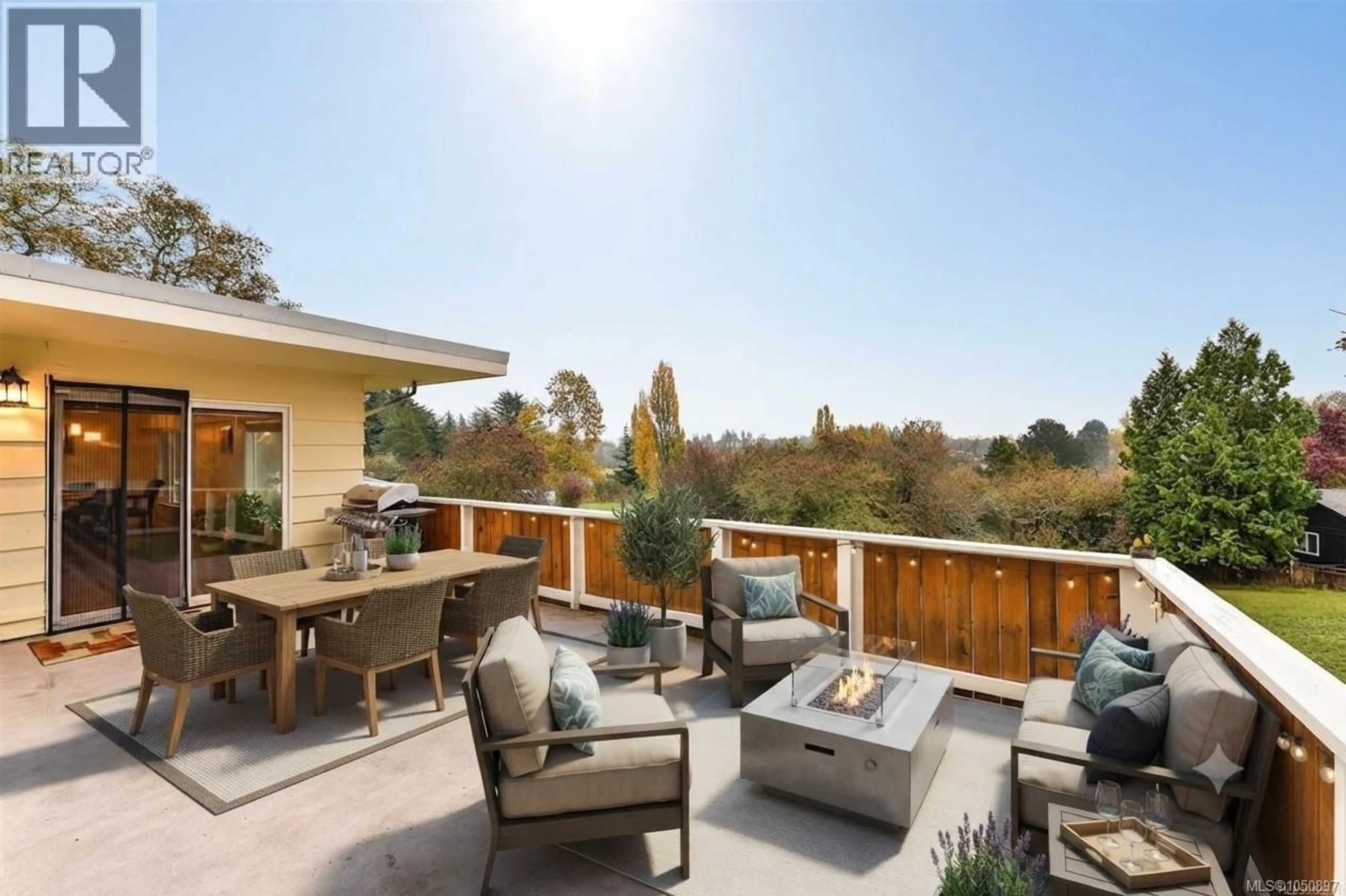 Patio, water/lake/river/ocean view for 4589 SCARBOROUGH ROAD, Saanich British Columbia V8Z5N6