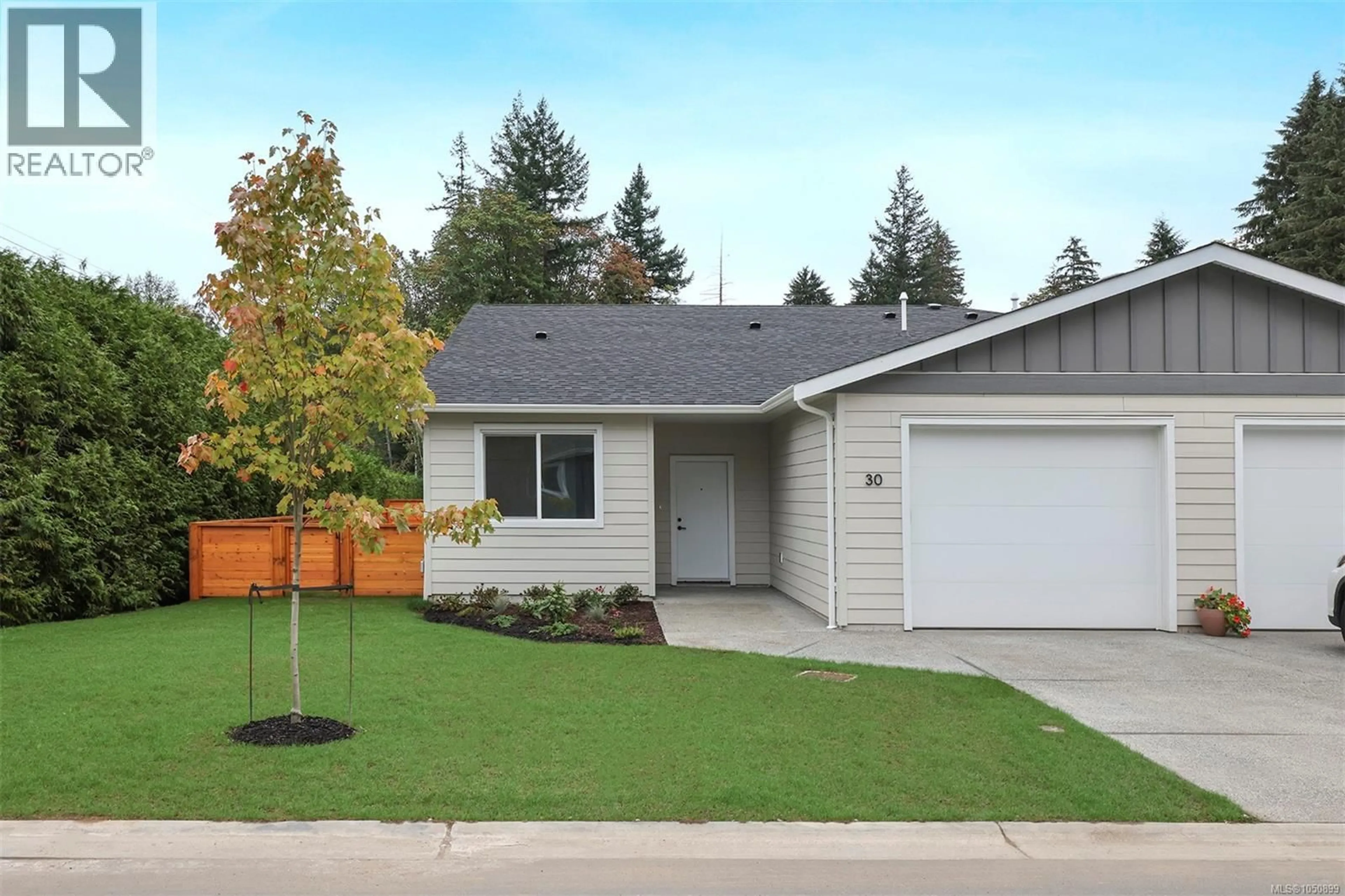Home with vinyl exterior material, street for 30 - 1505 CROATION ROAD, Campbell River British Columbia V9W0J7