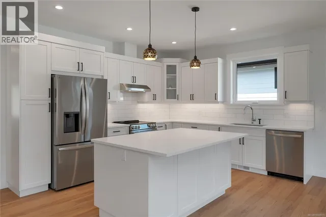 756 BEAVER CREEK BOULEVARD, Campbell River 3