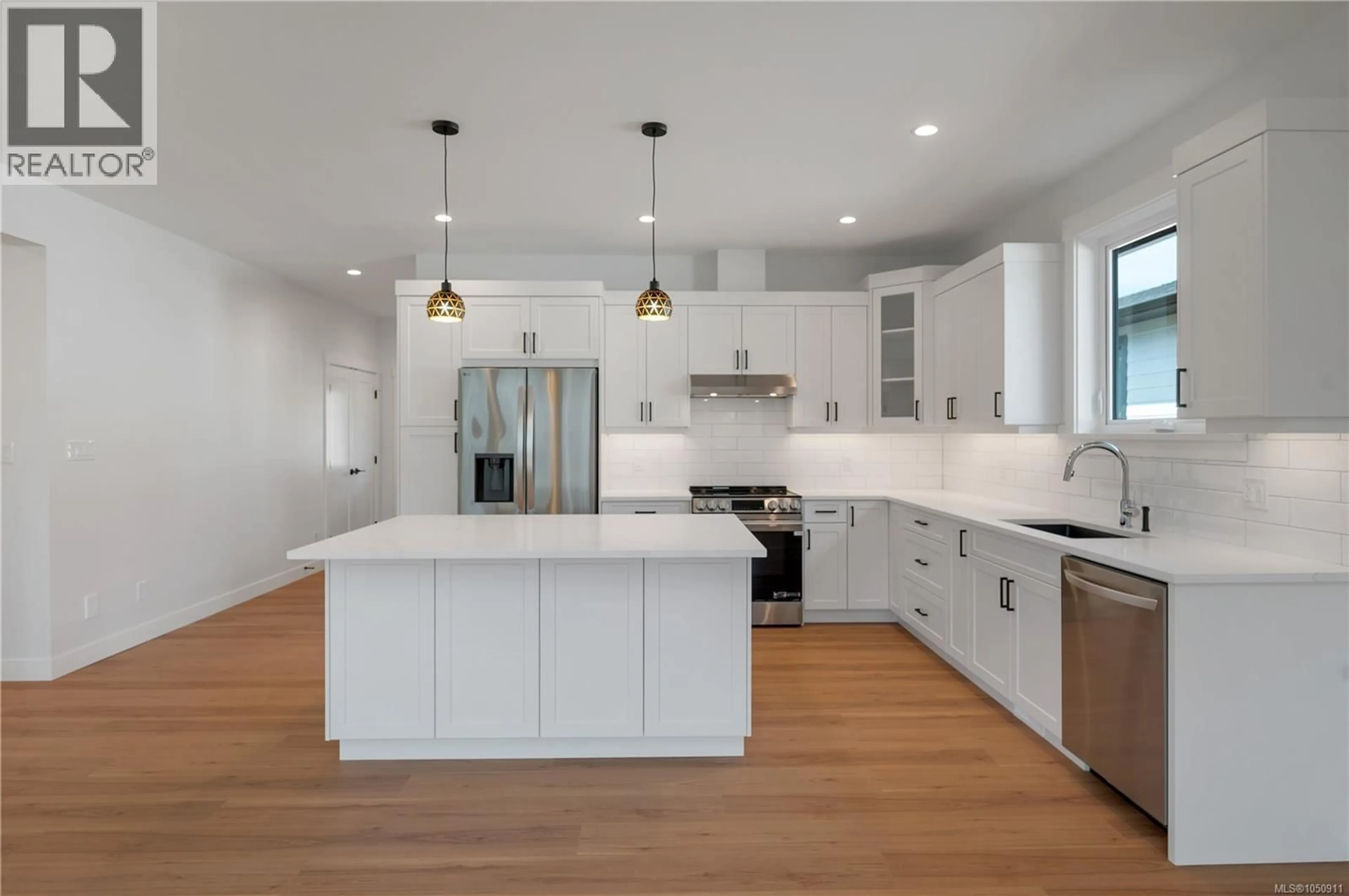 Open concept kitchen, unknown for 756 BEAVER CREEK BOULEVARD, Campbell River British Columbia V9H0G4