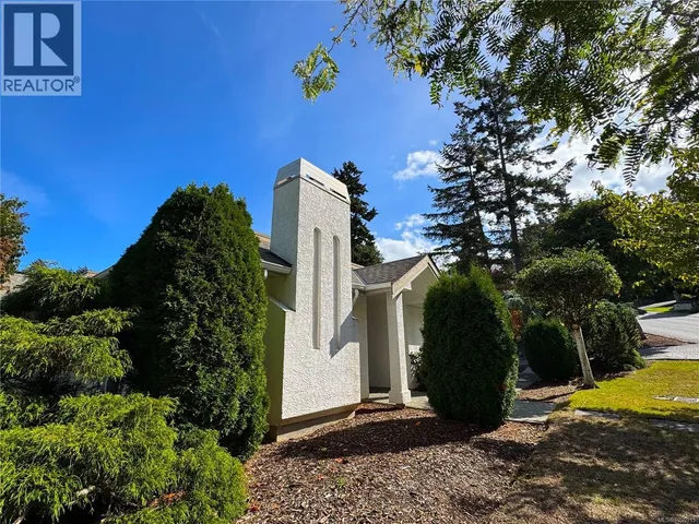 1096 VALEWOOD TRAIL, Saanich 4