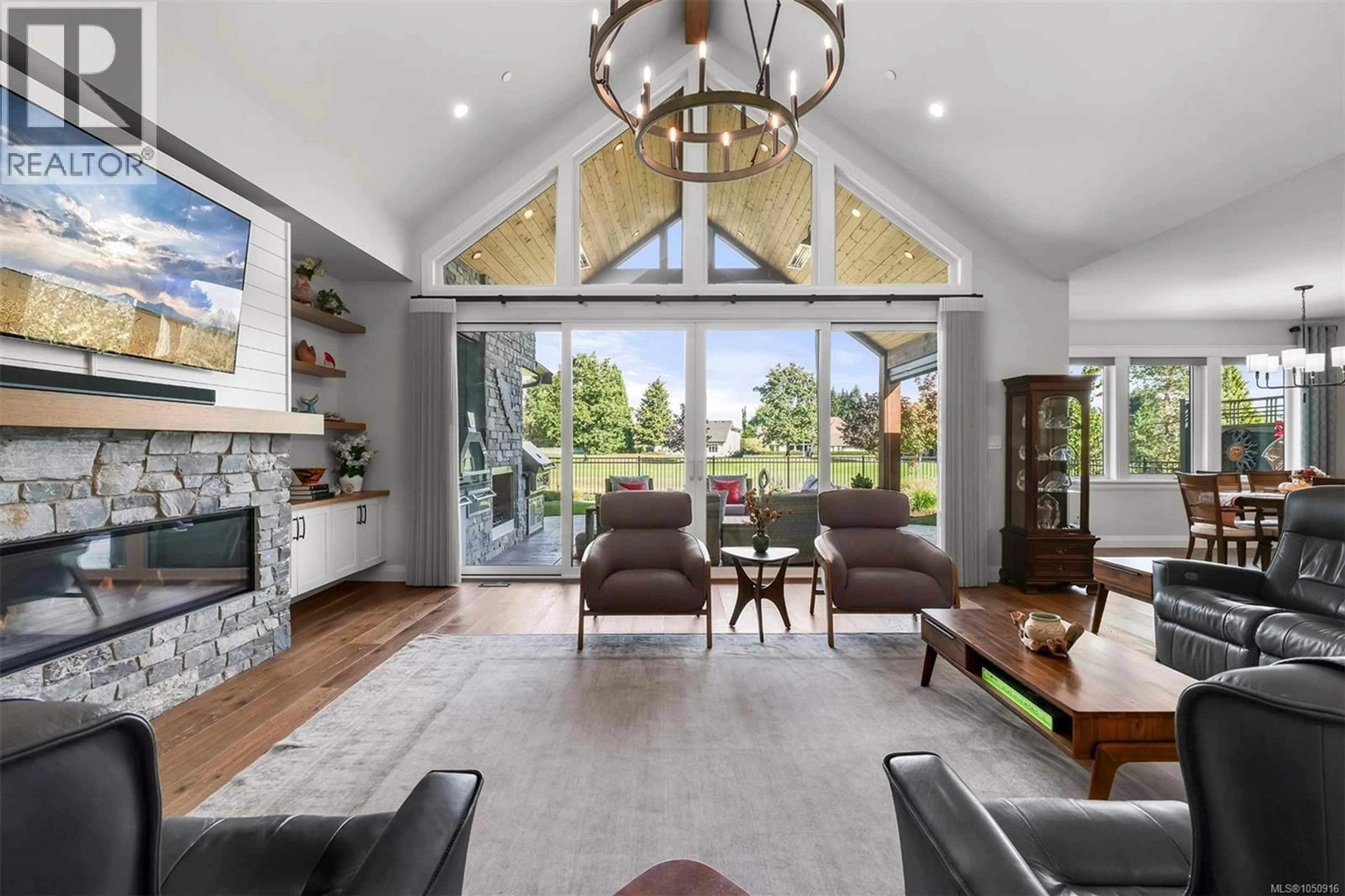 Living room with furniture, unknown for 3263 WINCHESTER AVENUE, Courtenay British Columbia V9N0H6