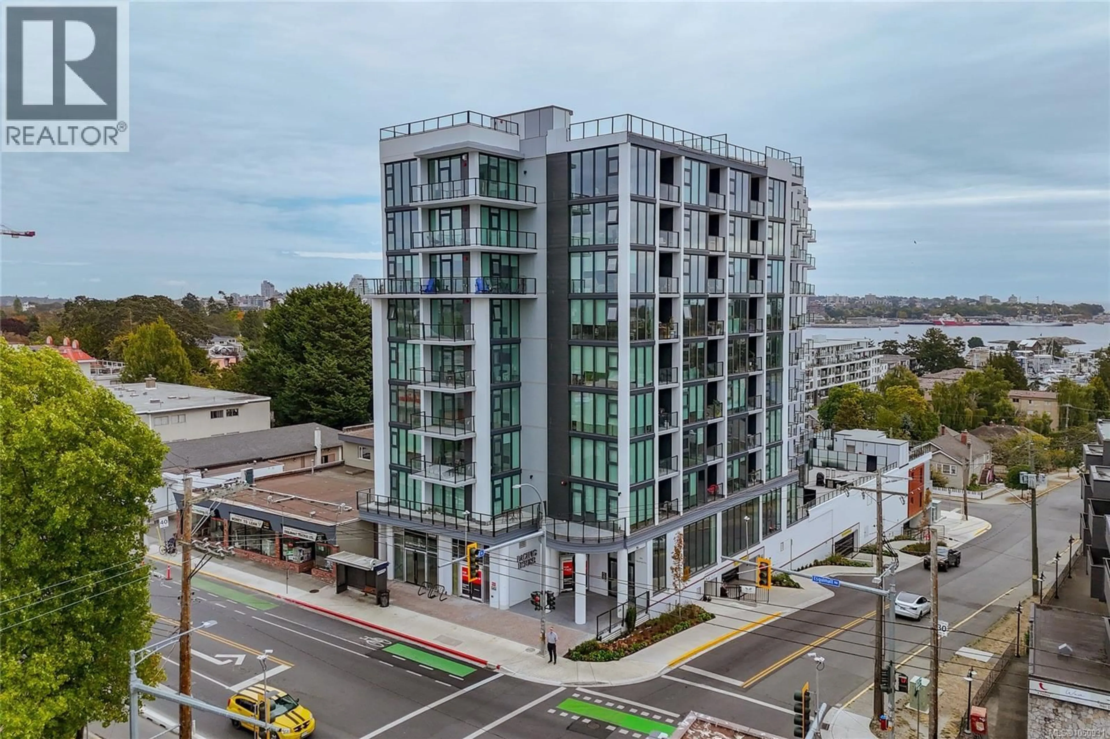 A pic from outside/outdoor area/front of a property/back of a property/a pic from drone, building for 807 - 899 ESQUIMALT ROAD, Esquimalt British Columbia V9A3M5