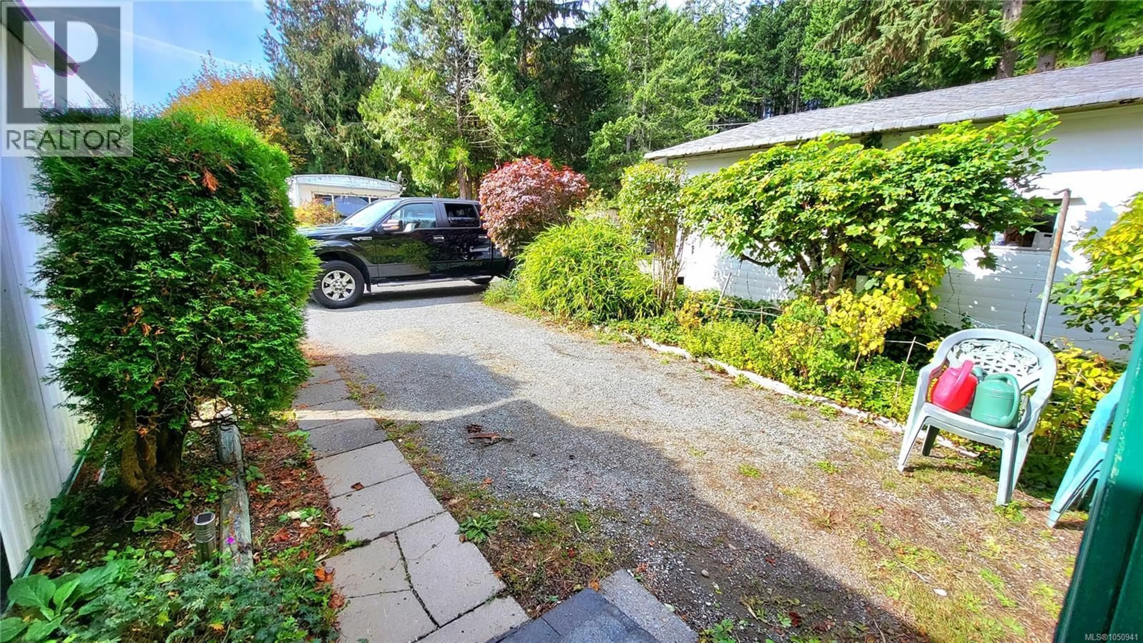 A pic from outside/outdoor area/front of a property/back of a property/a pic from drone, street for 12 - 1655 ALBERNI HIGHWAY, Port Alberni British Columbia V9Y8G8