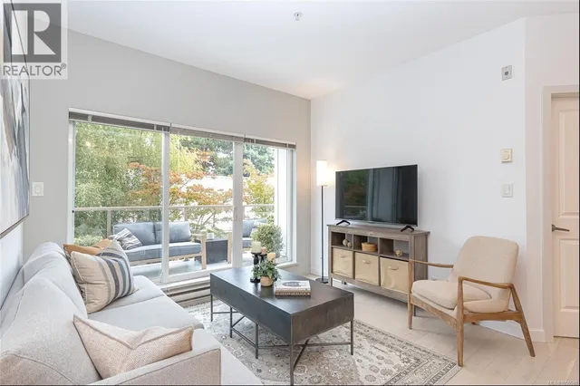 216 - 1550 CHURCH AVENUE, Saanich 5