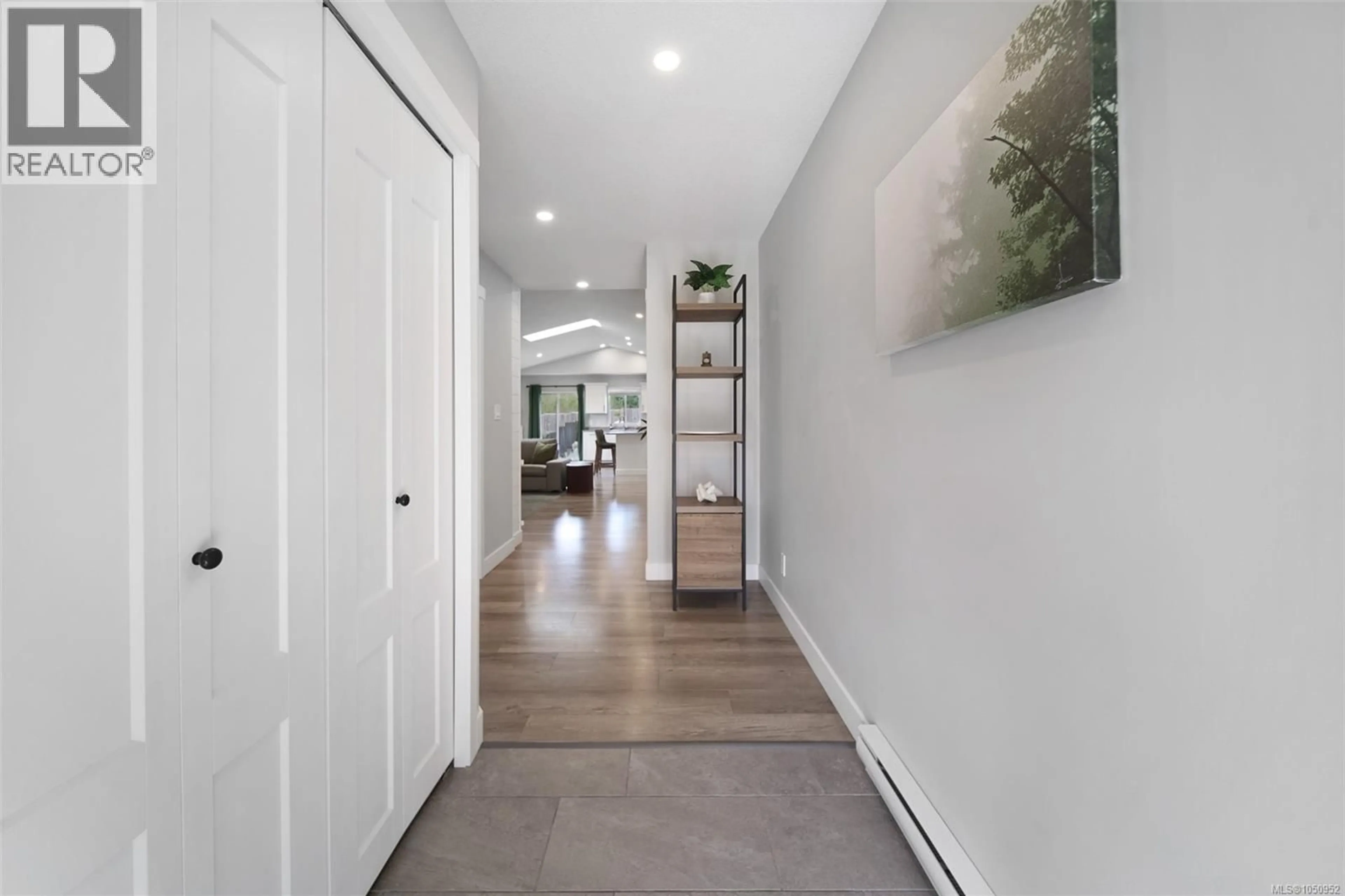 Indoor entryway for 3177 FERNWOOD LANE, Port Alberni British Columbia V9Y0C4