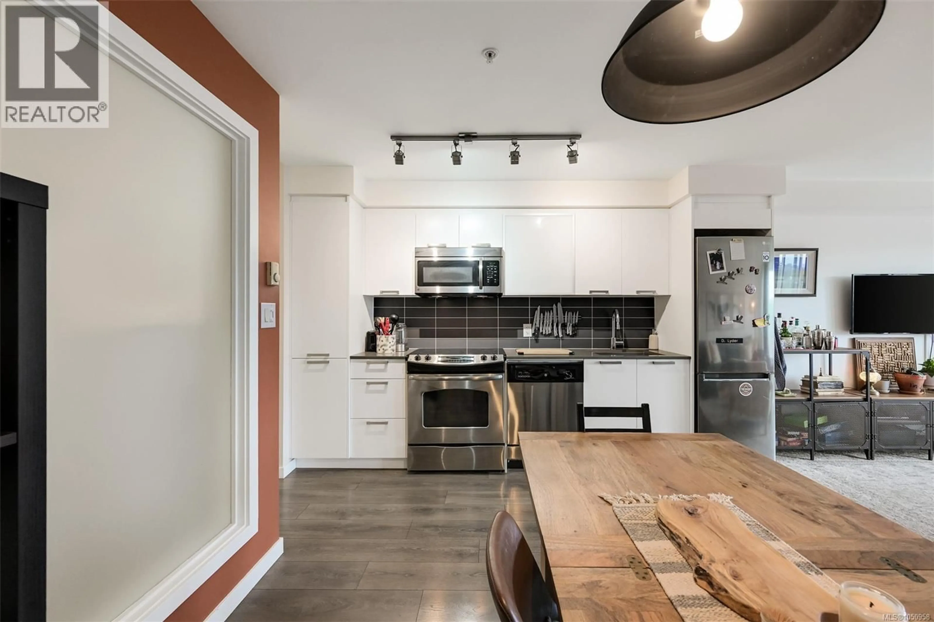 Contemporary kitchen, unknown for 416 - 528 PANDORA AVENUE, Victoria British Columbia V8W0C6