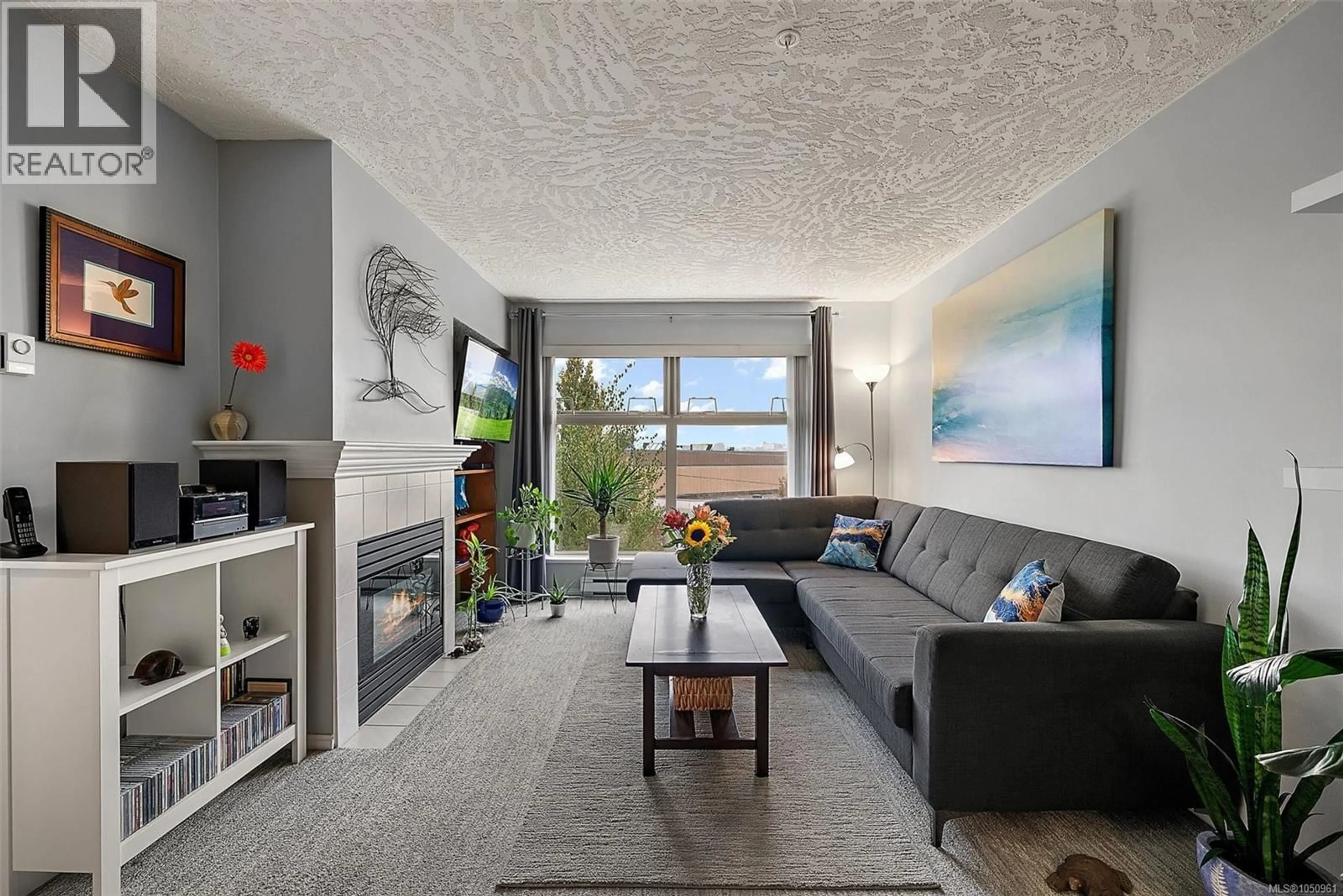 Living room with furniture, unknown for 304 - 535 MANCHESTER ROAD, Victoria British Columbia V8T5J1