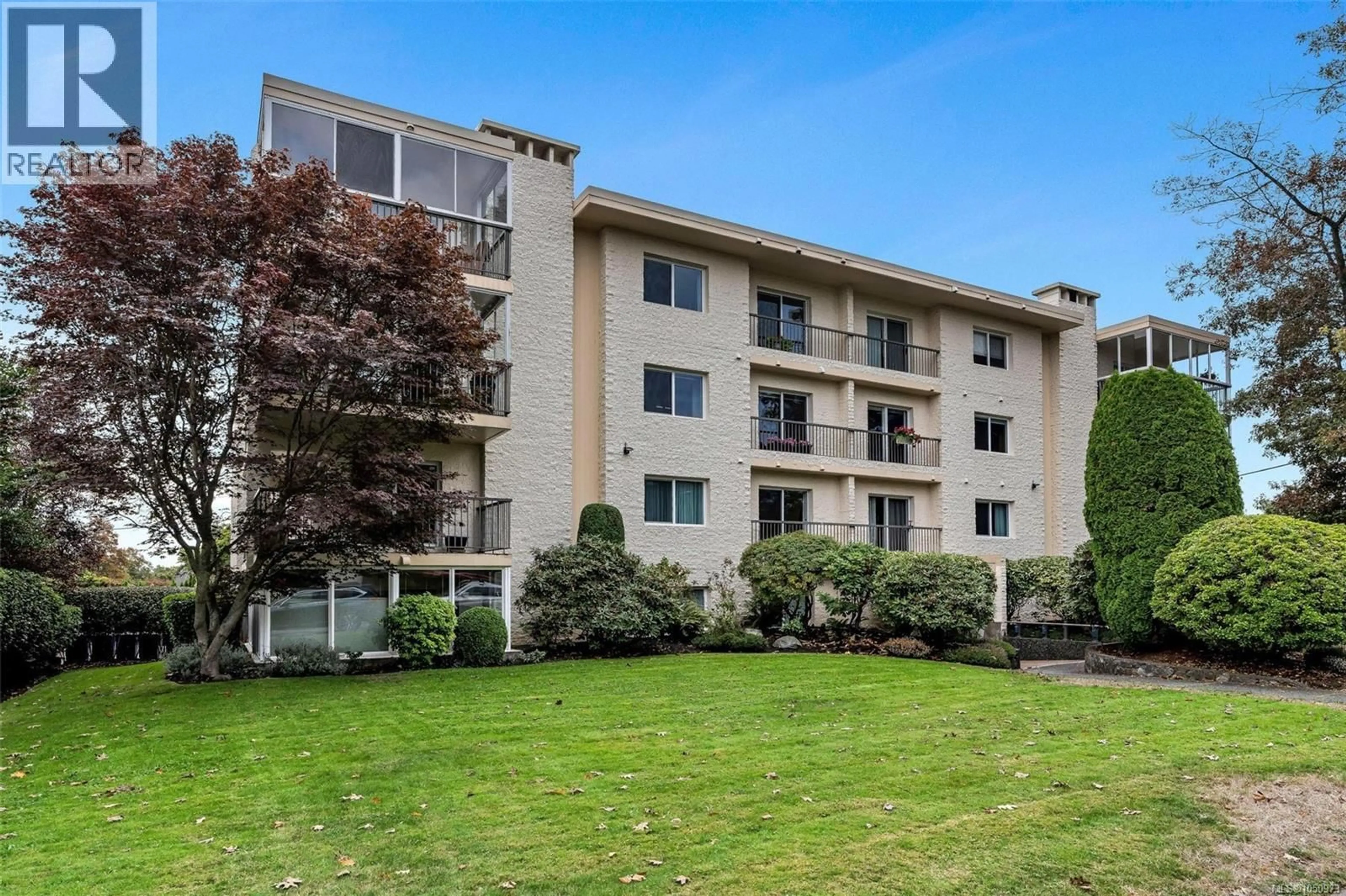 Patio, unknown for 302 - 2323 HAMIOTA STREET, Oak Bay British Columbia V8R2N1