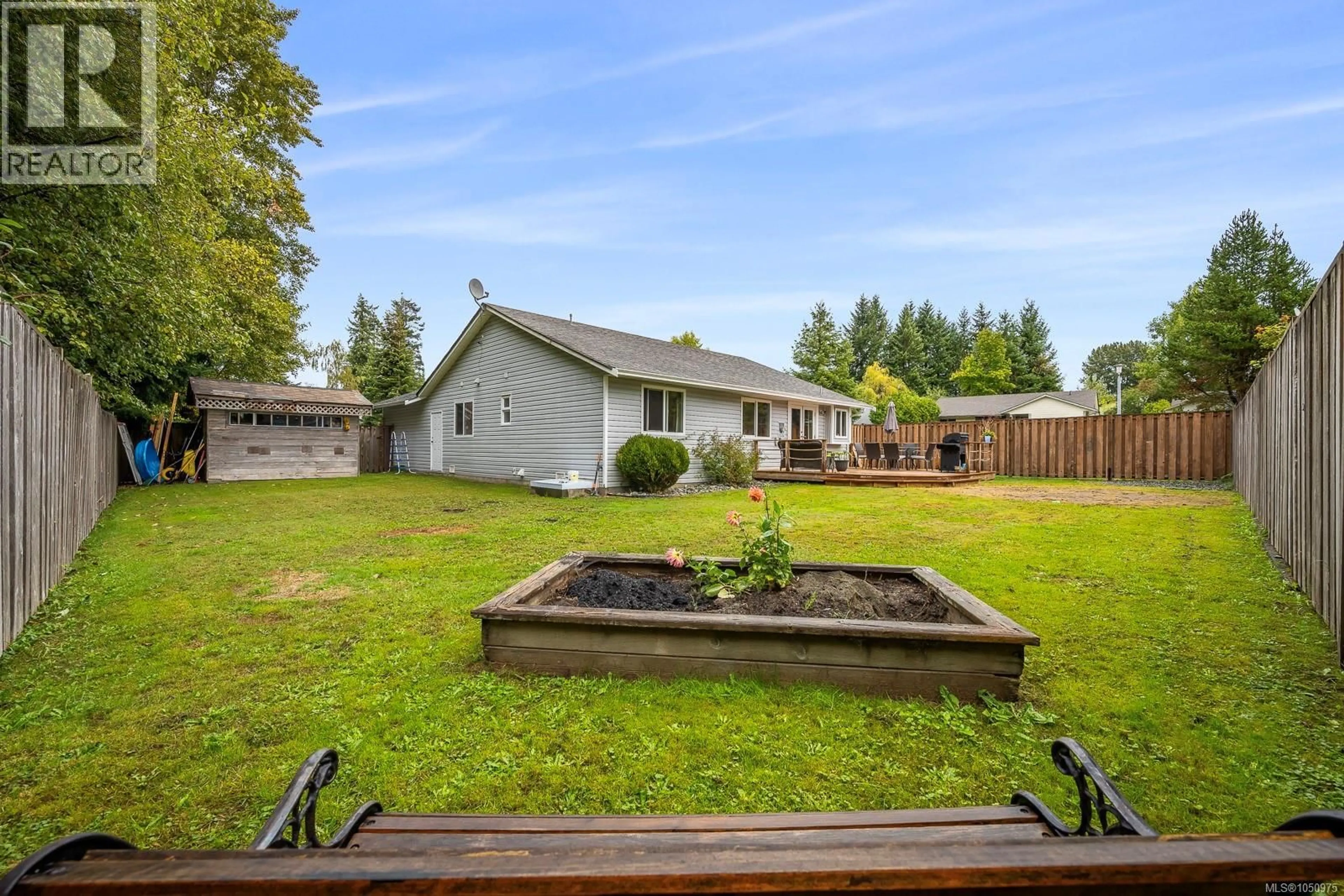 A pic from outside/outdoor area/front of a property/back of a property/a pic from drone, unknown for 610 MCPHEDRAN ROAD SOUTH, Campbell River British Columbia V9W7M7