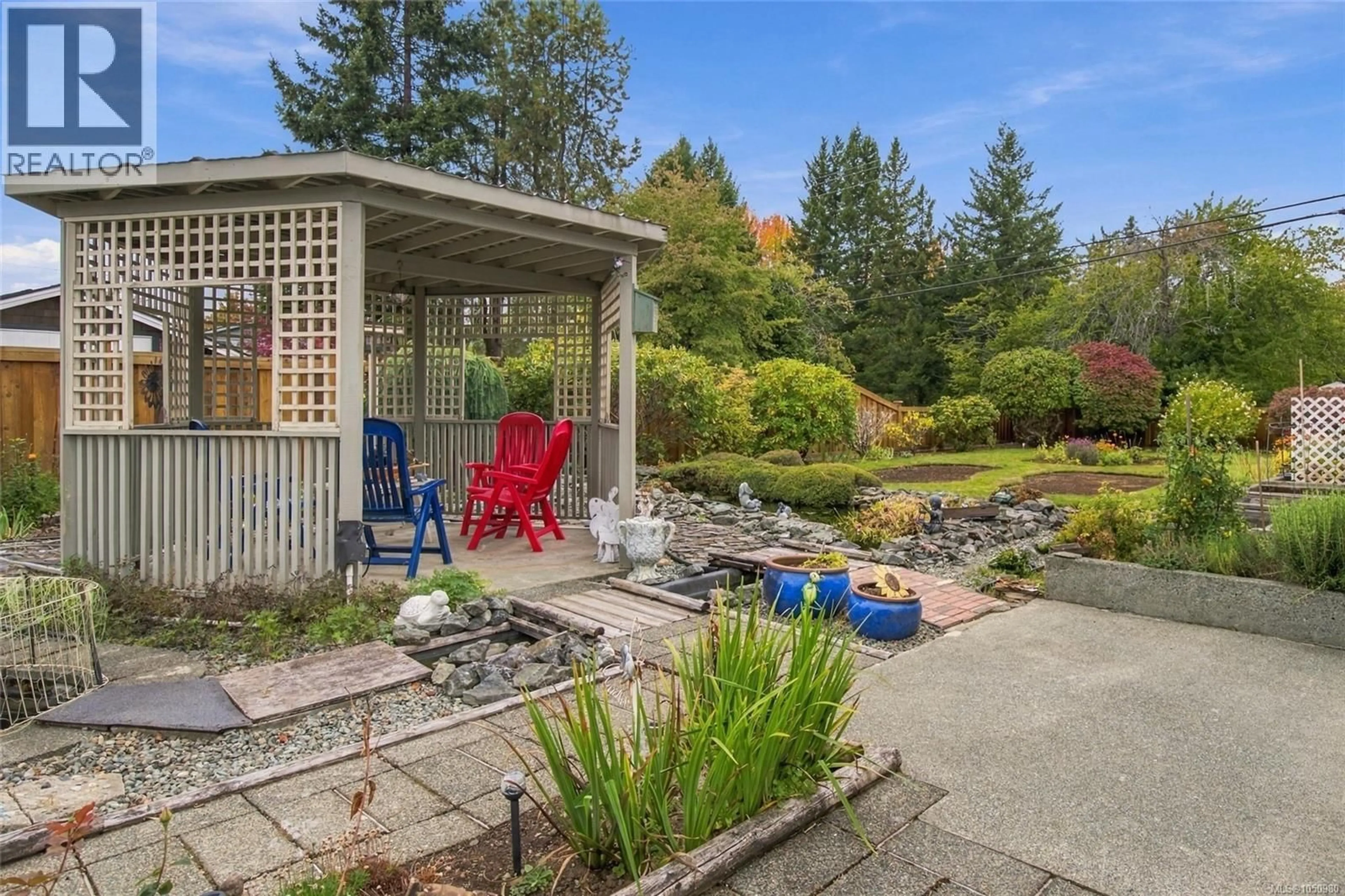 Patio, water/lake/river/ocean view for 5449 FALLS STREET, Port Alberni British Columbia V9Y7K5