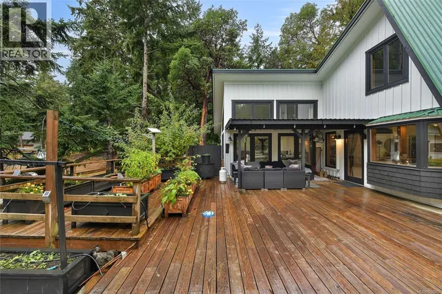 505 BAYVIEW DRIVE, Mayne Island 3