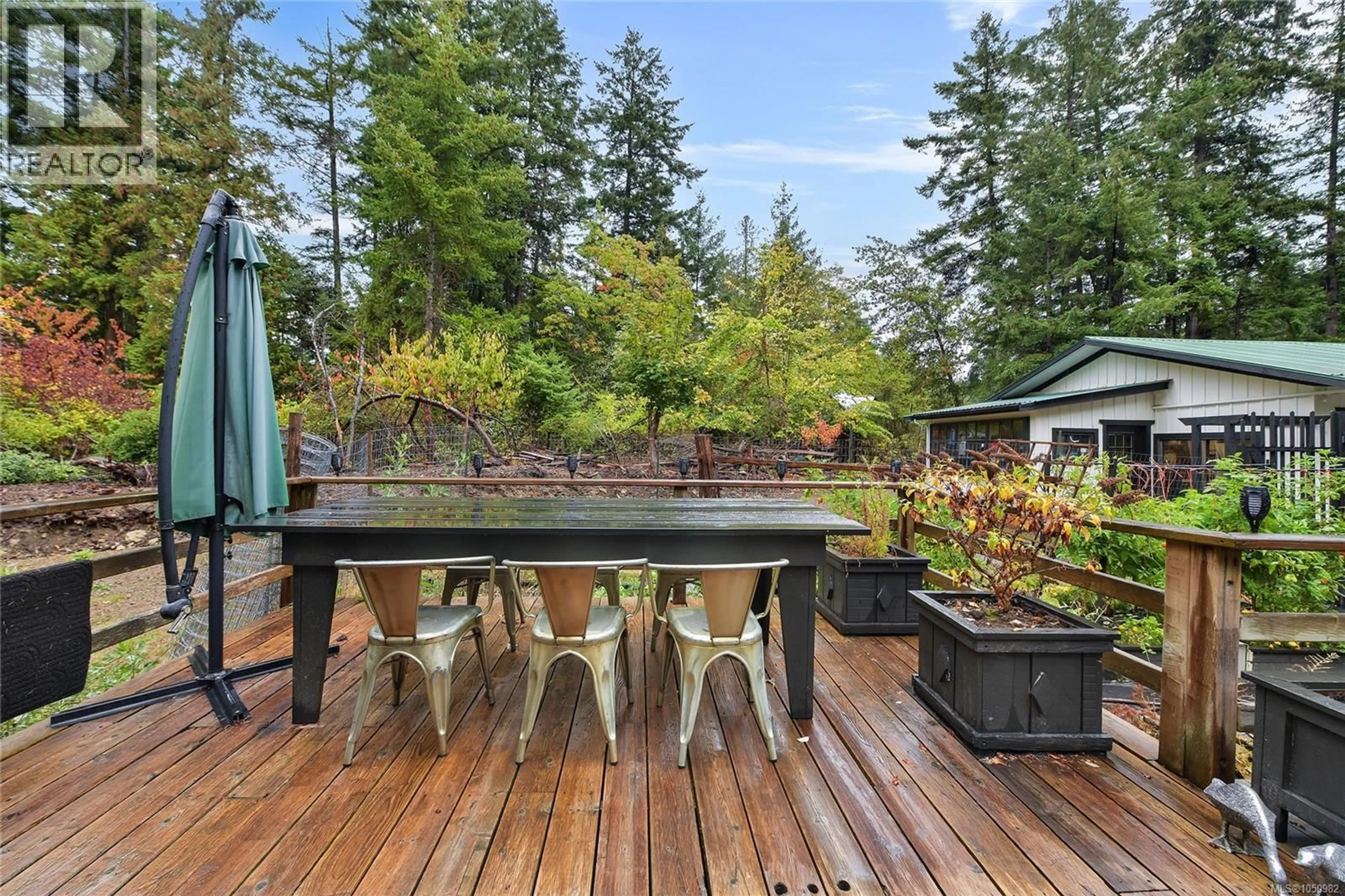 Patio, forest/trees view for 505 BAYVIEW DRIVE, Mayne Island British Columbia V0N2J1