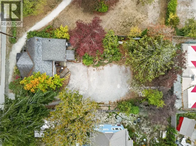 129 HEREFORD AVENUE, Salt Spring 4