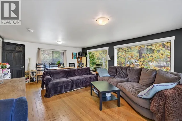 129 HEREFORD AVENUE, Salt Spring 5