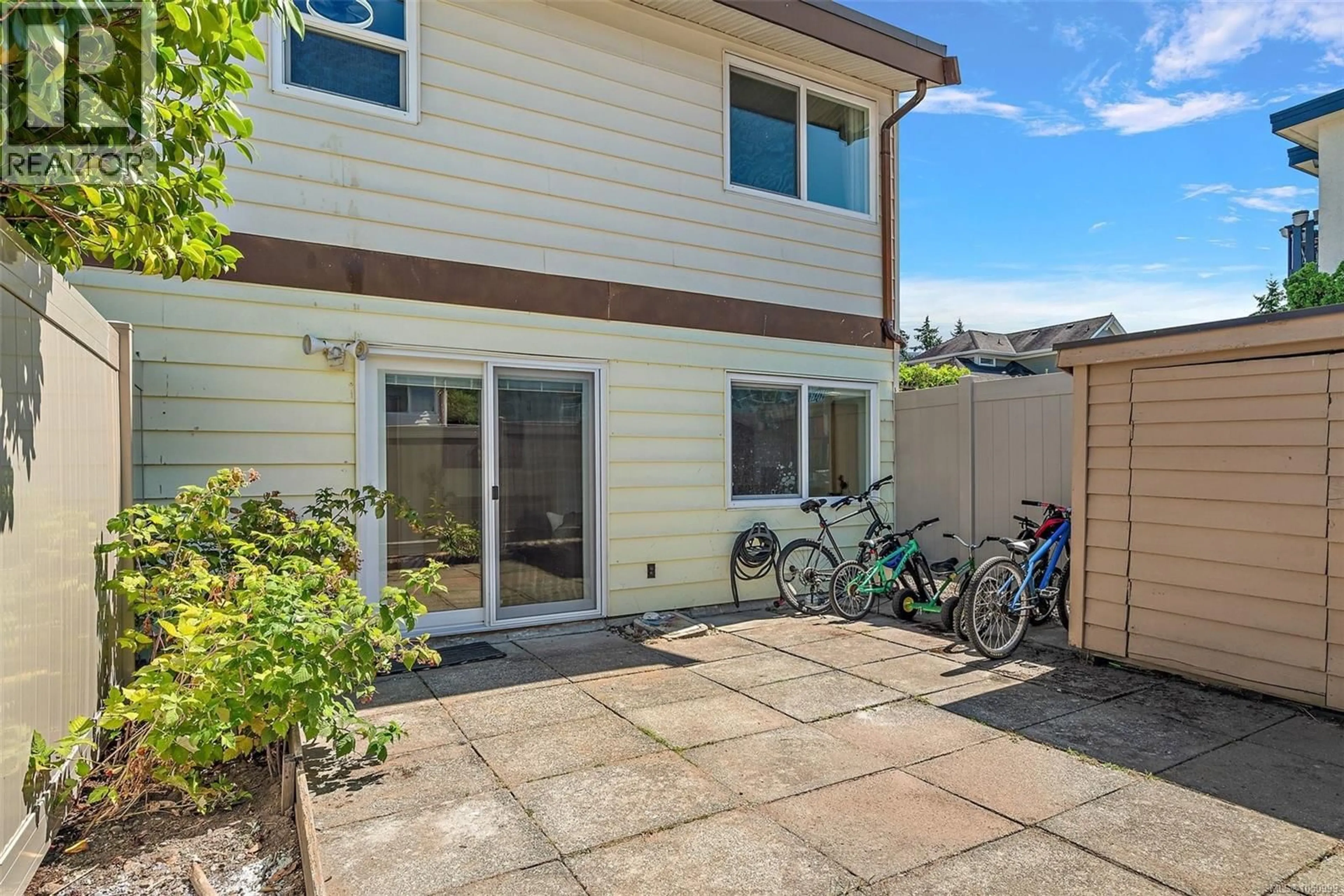Patio, street for 7 - 10046 FIFTH STREET, Sidney British Columbia V8L2X9