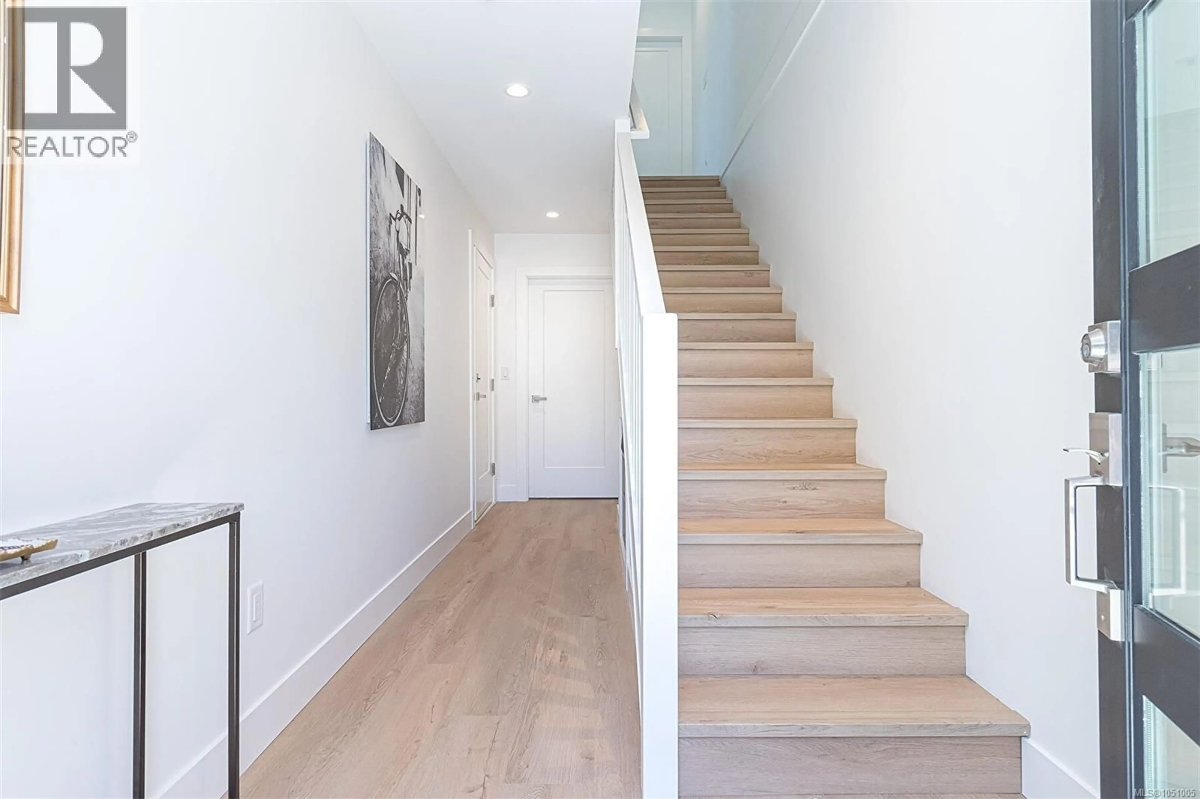 Stairs for 1 - 10485 RESTHAVEN DRIVE, Sidney British Columbia V8L3H6