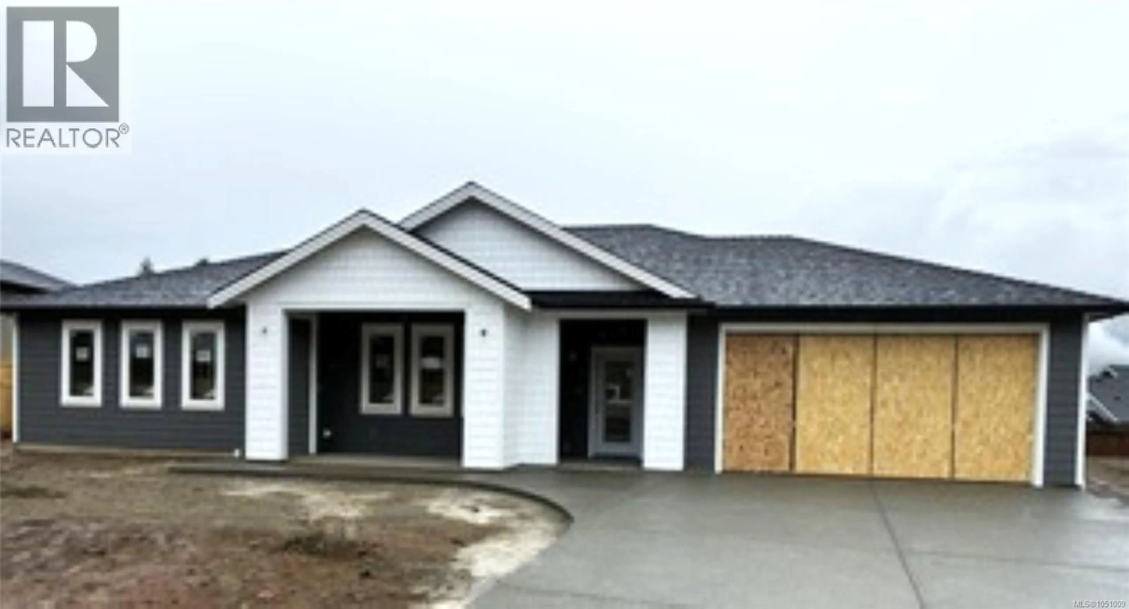 Home with vinyl exterior material, building for 455 WINTER DRIVE, Lake Cowichan British Columbia V0R2G1