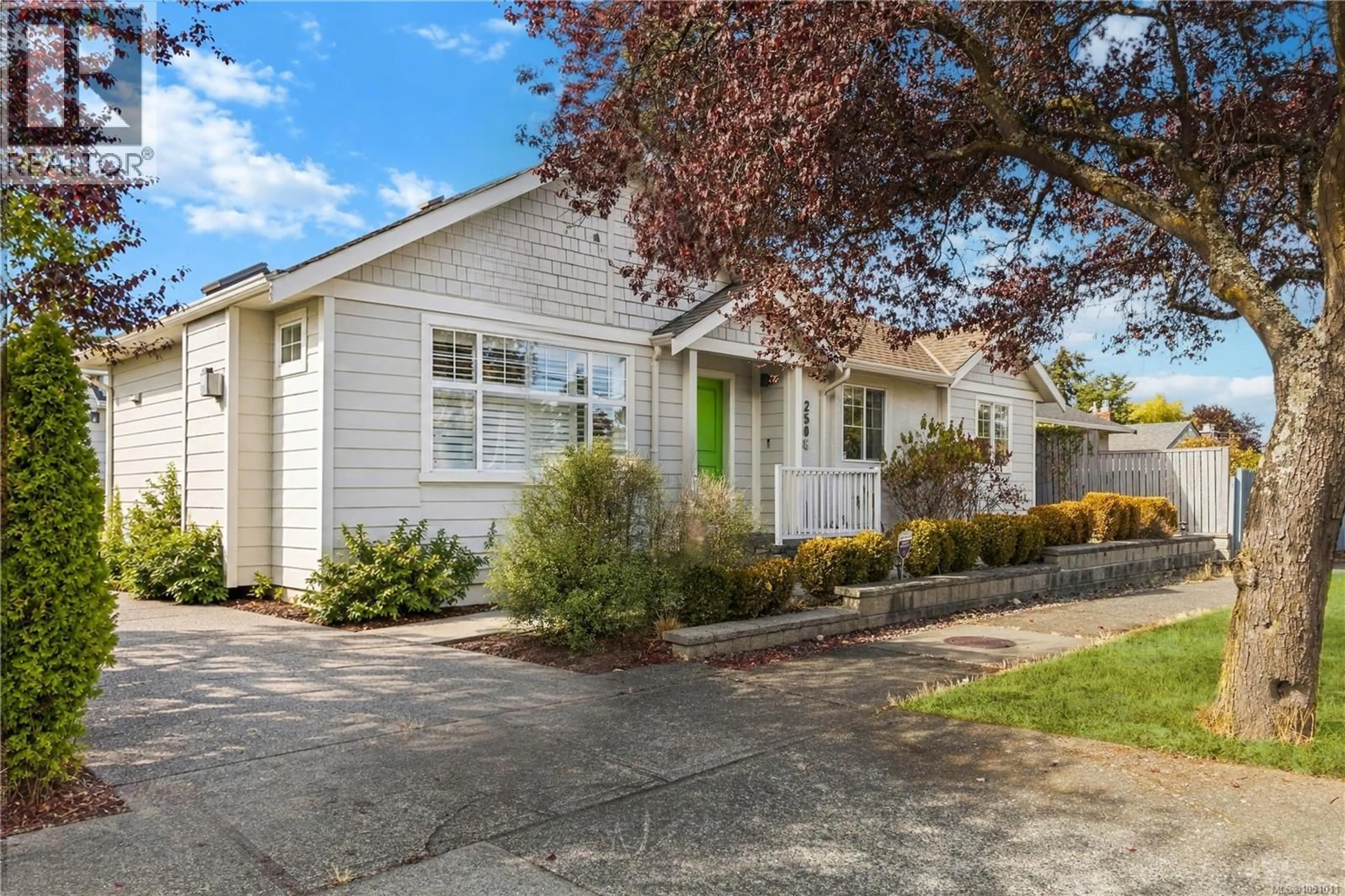 Home with vinyl exterior material, street for 2508 SHAKESPEARE STREET, Victoria British Columbia V8R4G5