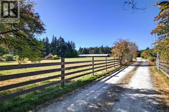 800 LOWER GANGES ROAD, Salt Spring 3