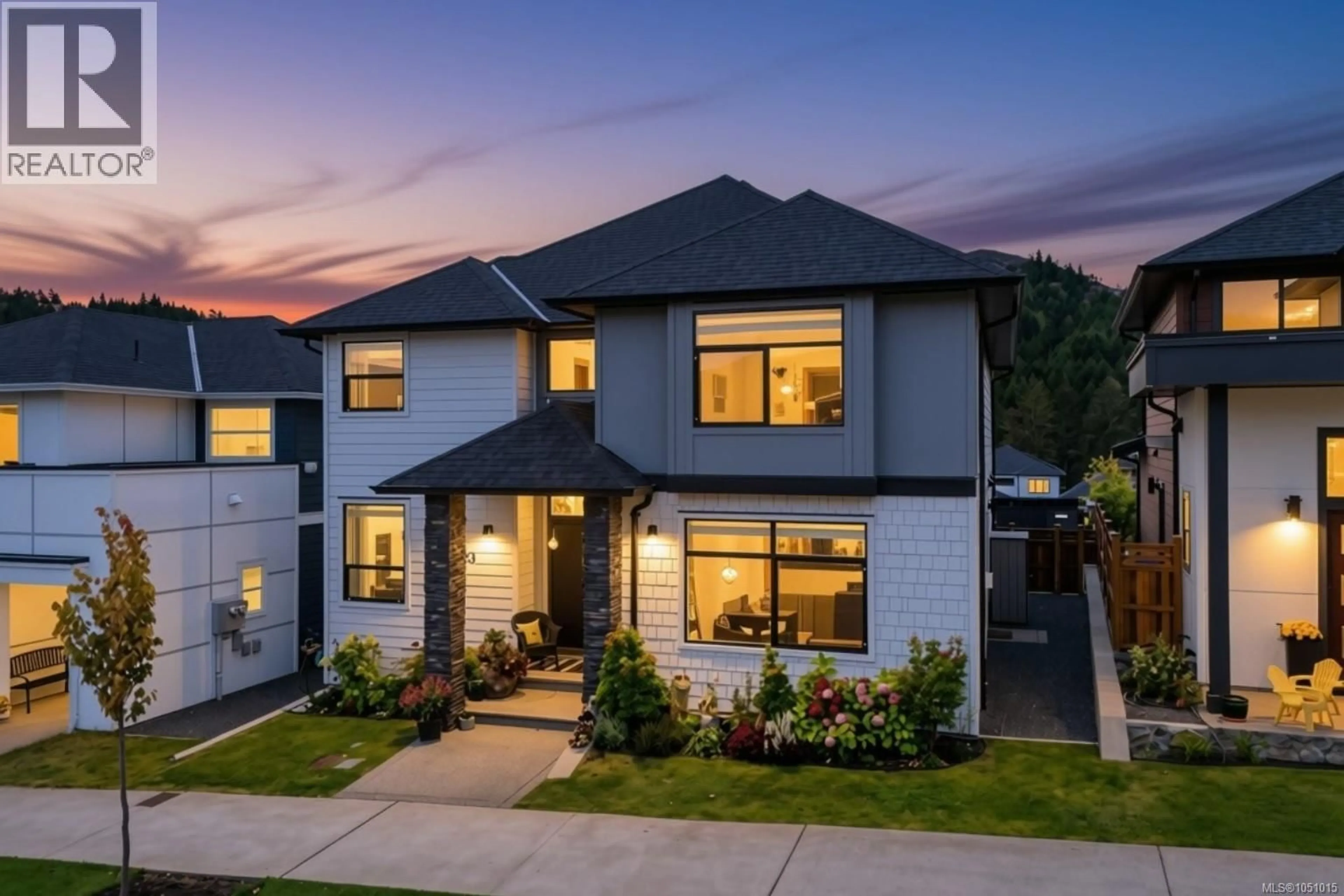 Home with vinyl exterior material, street for 2923 CONSTELLATION AVENUE, Langford British Columbia V9B6Z7