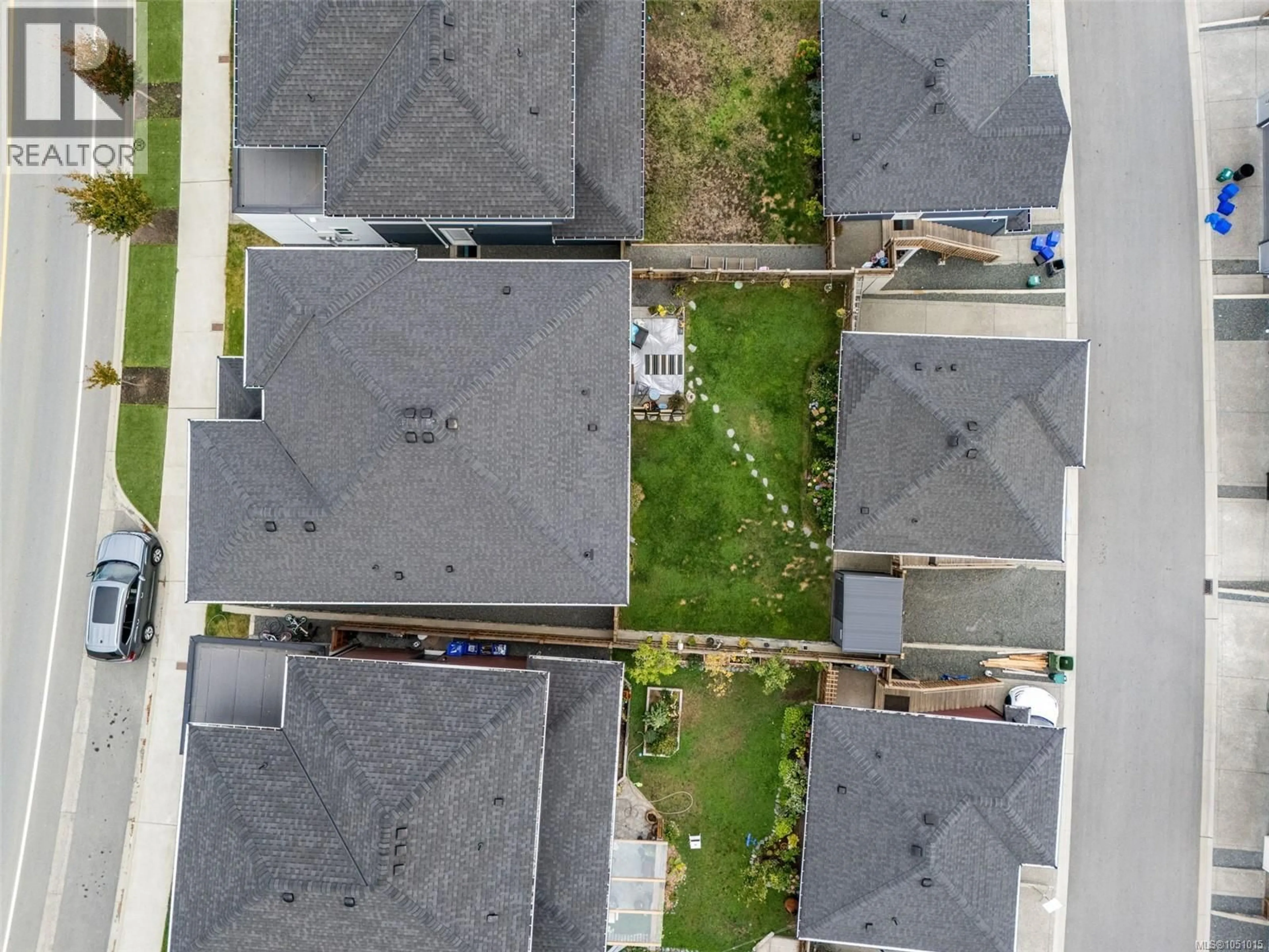 A pic from outside/outdoor area/front of a property/back of a property/a pic from drone, street for 2923 CONSTELLATION AVENUE, Langford British Columbia V9B6Z7
