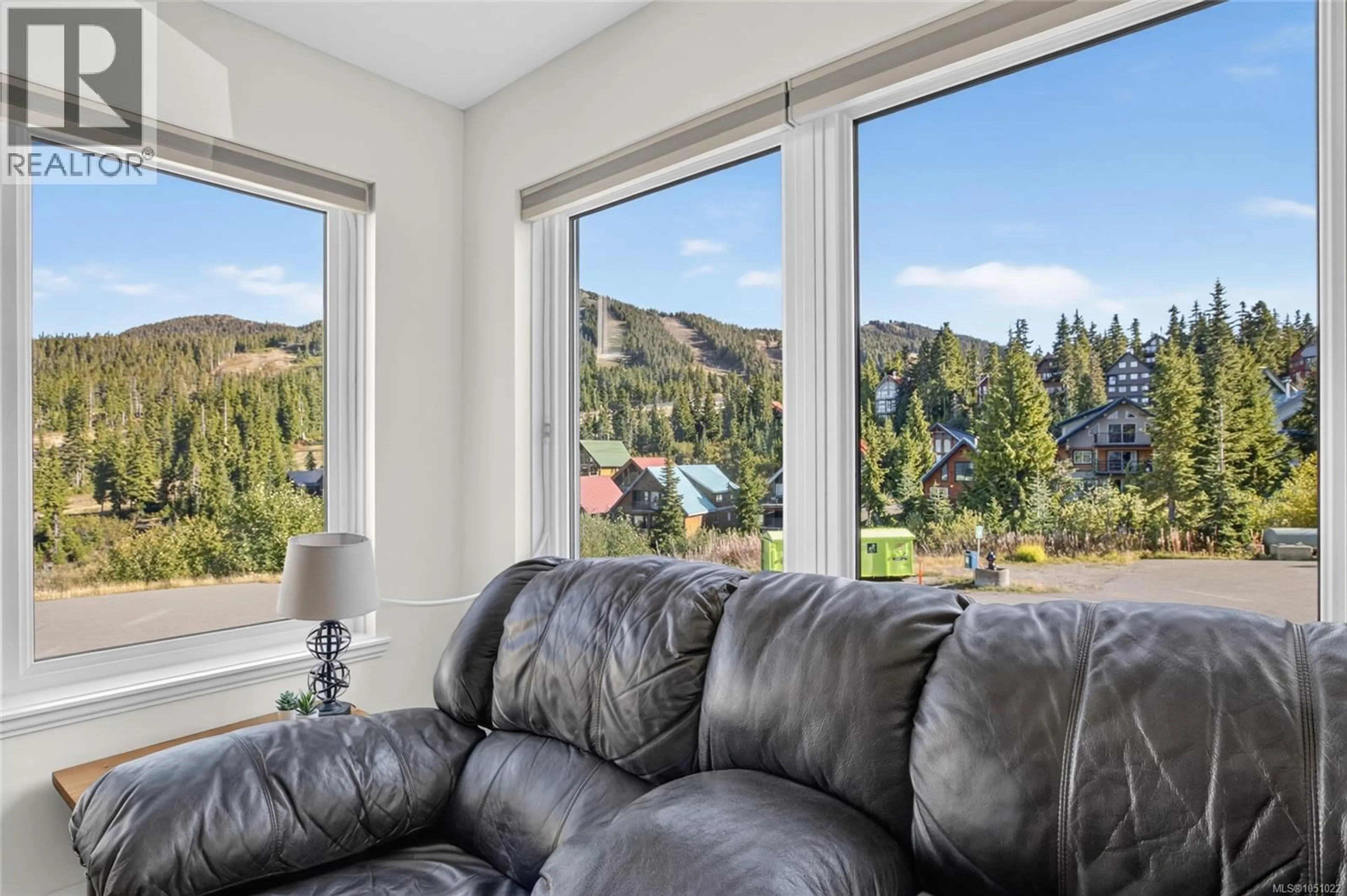 Living room with furniture, unknown for 108 - 1320 HENRY ROAD, Courtenay British Columbia V9J1L0