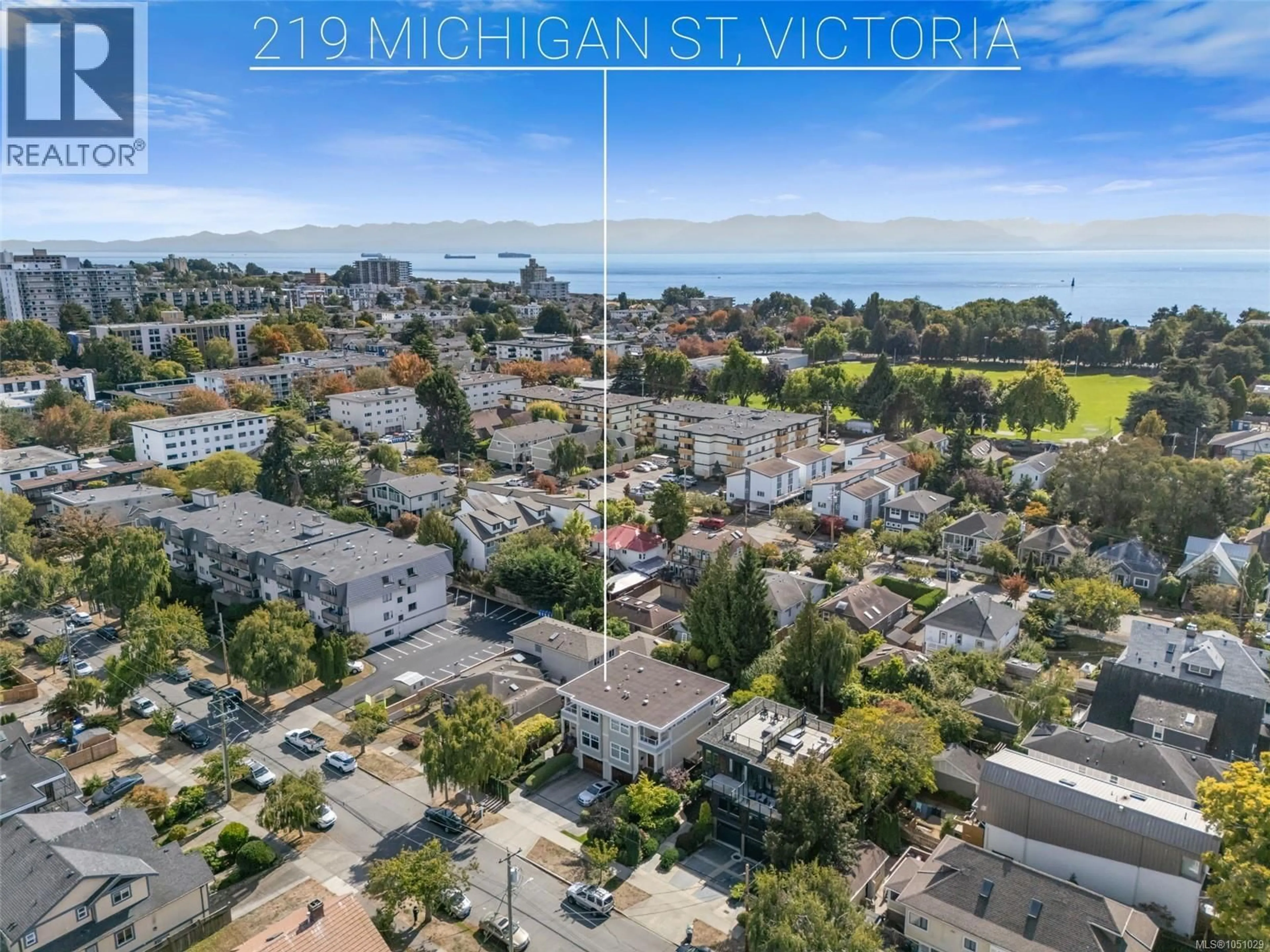 A pic from outside/outdoor area/front of a property/back of a property/a pic from drone, unknown for 219 MICHIGAN STREET, Victoria British Columbia V8V1R4
