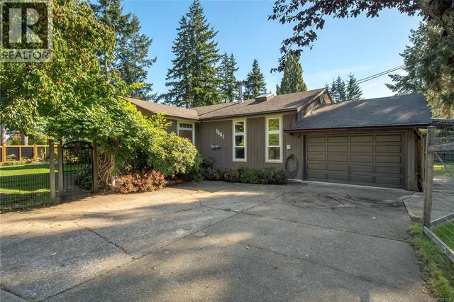 1861 CARLYLE CRESCENT, Campbell River 2