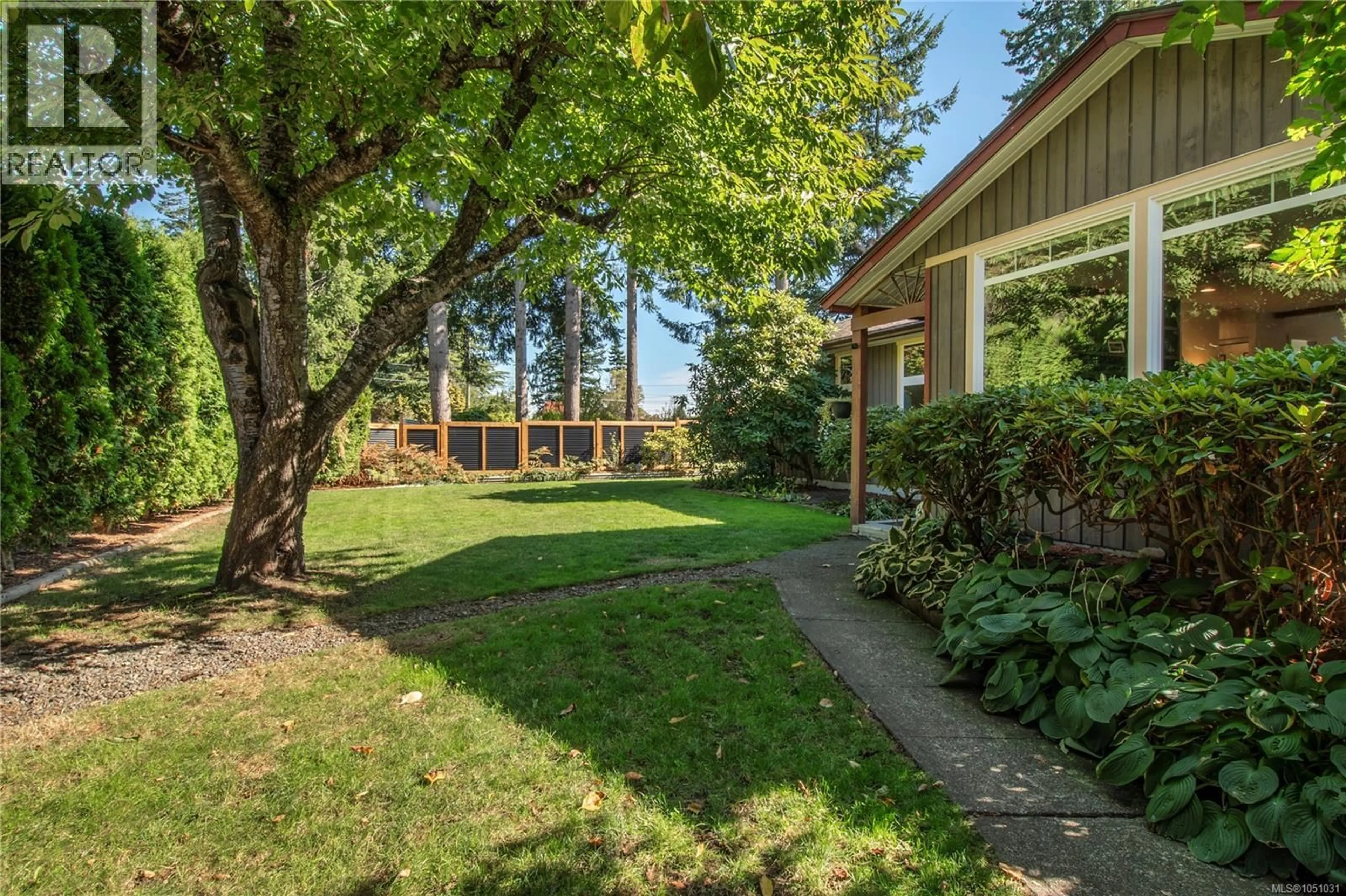 Patio, unknown for 1861 CARLYLE CRESCENT, Campbell River British Columbia V9W1L2