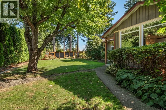 1861 CARLYLE CRESCENT, Campbell River 3